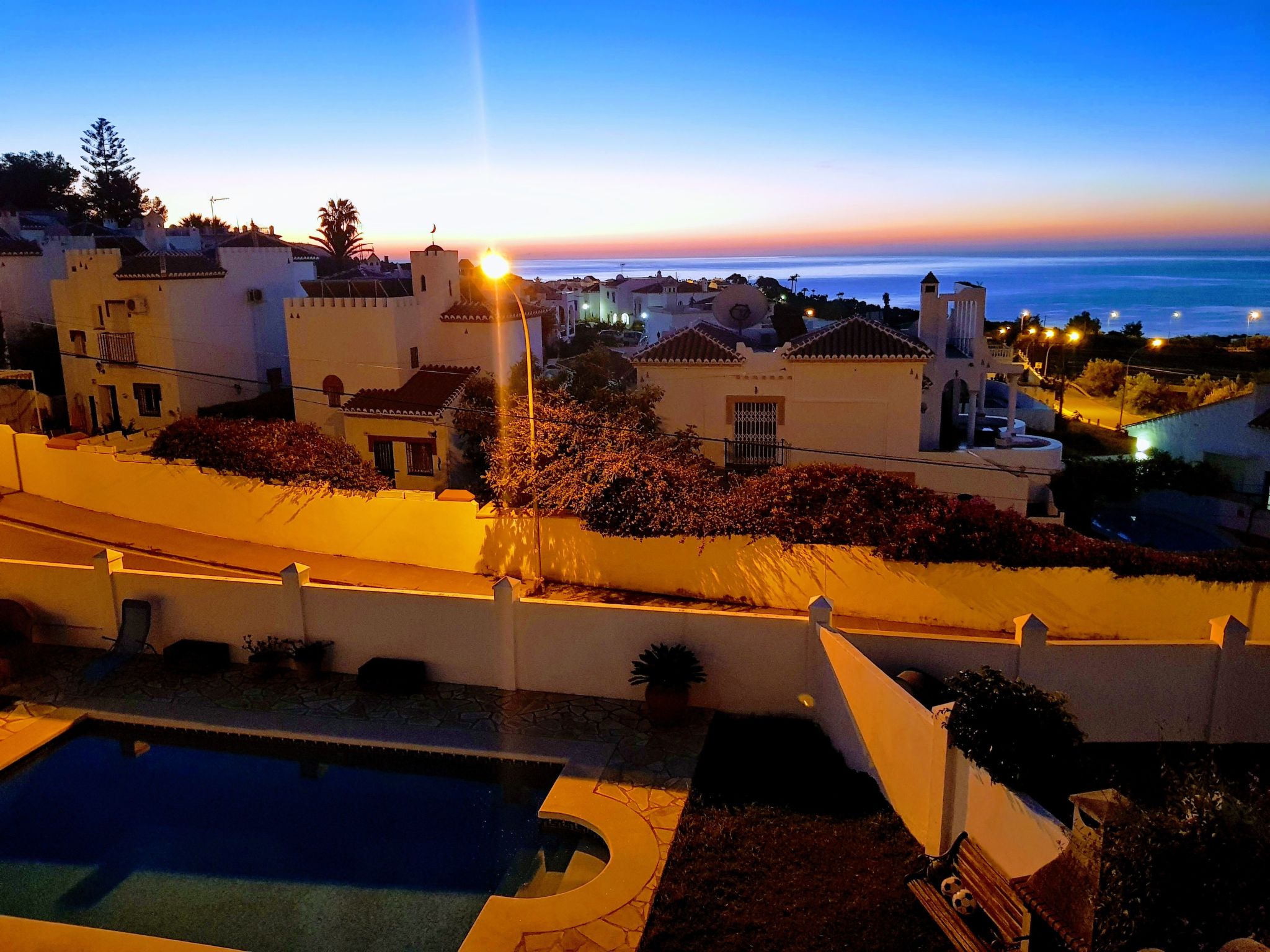 Schöne Villa mit Meerblick, großem Pool und Jacuzzi in Maro - Costa del Sol