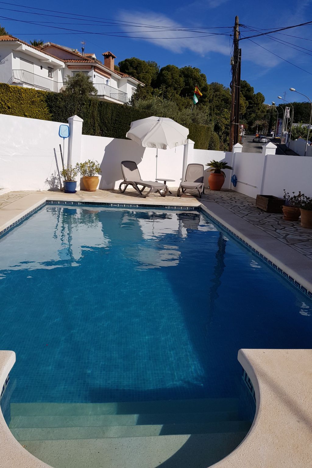 Schöne Villa mit Meerblick, großem Pool und Jacuzzi in Maro - Costa del Sol-Draußen