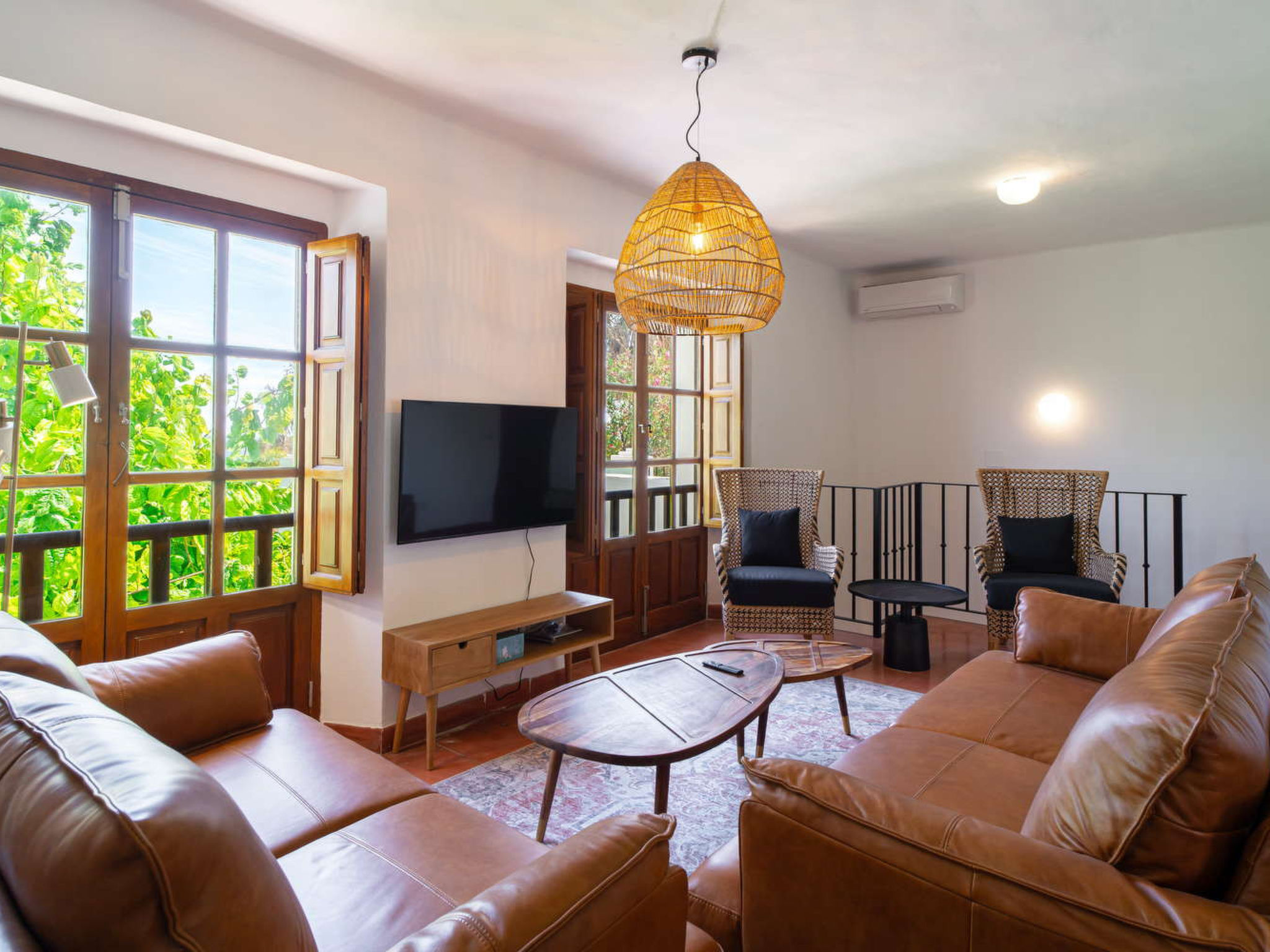 Villa Lorca: direct aan zee, een droomterras en mediterrane sfeer in het hart van Nerja

Beleef een unieke vakantie in deze exclusieve villa aan zee, ontworpen voor wie op zoek is naar comfort, privac..