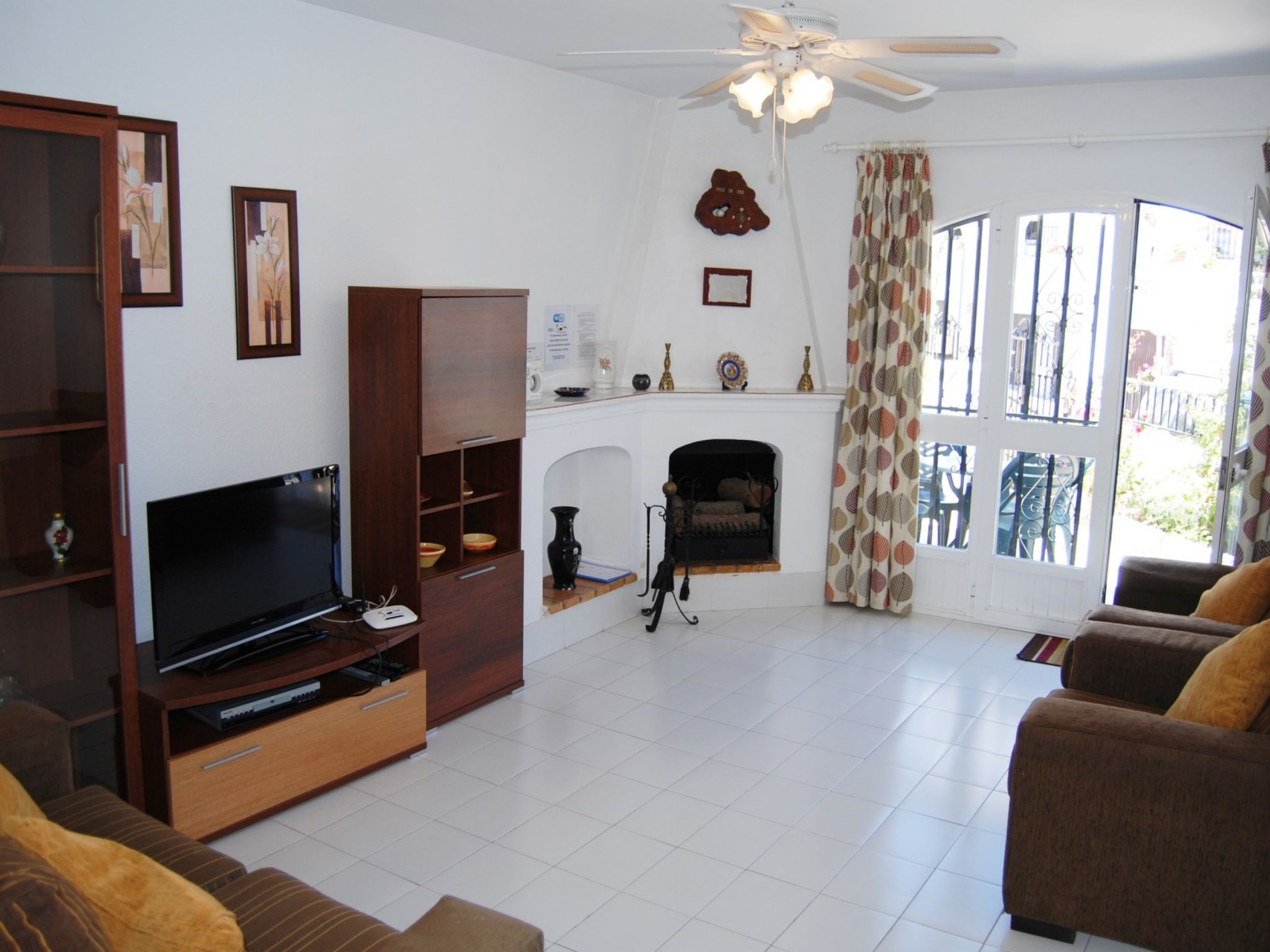 Los Pinos 25 Villas by Casasol