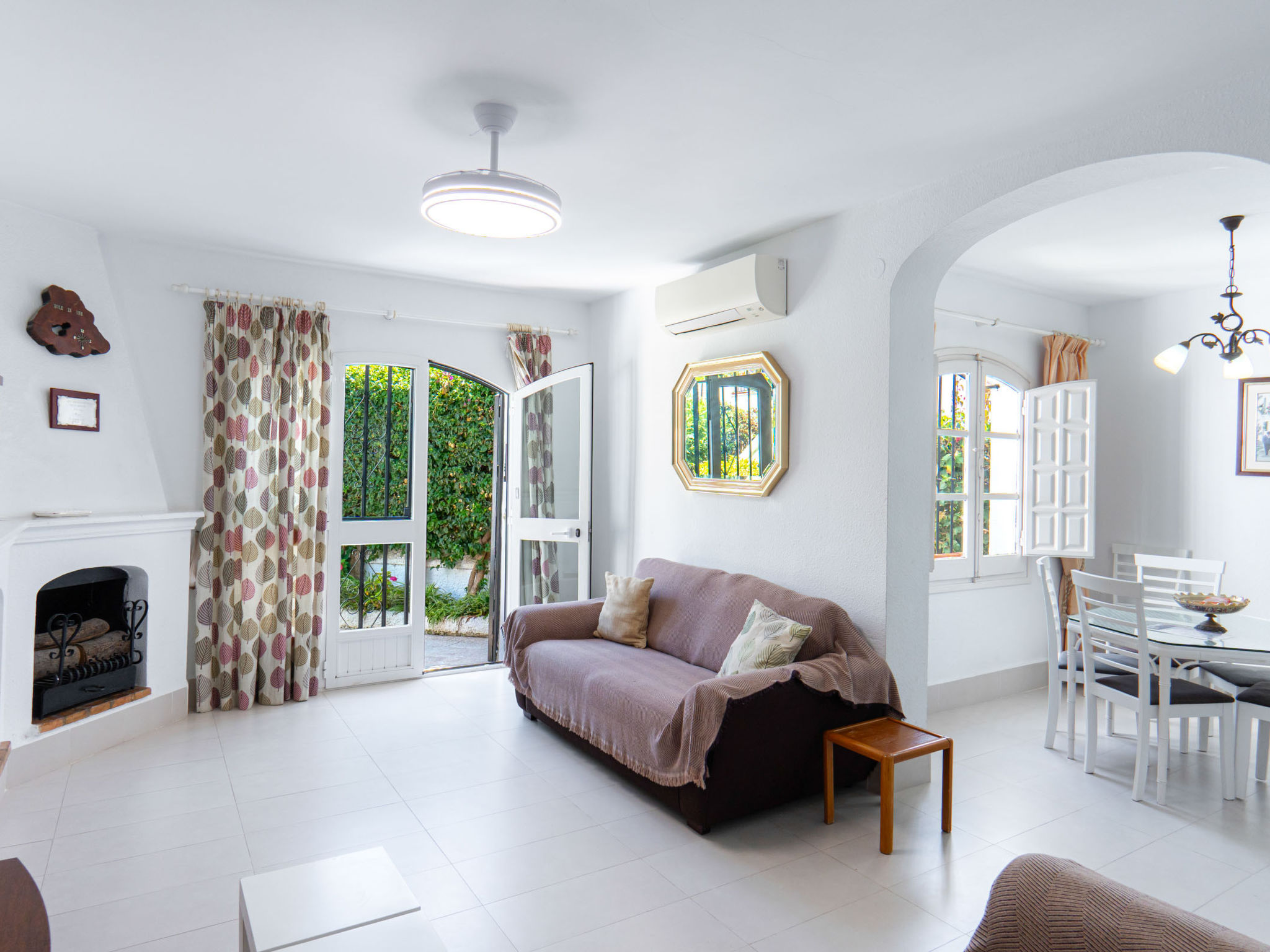 Los Pinos 25 Villas by Casasol