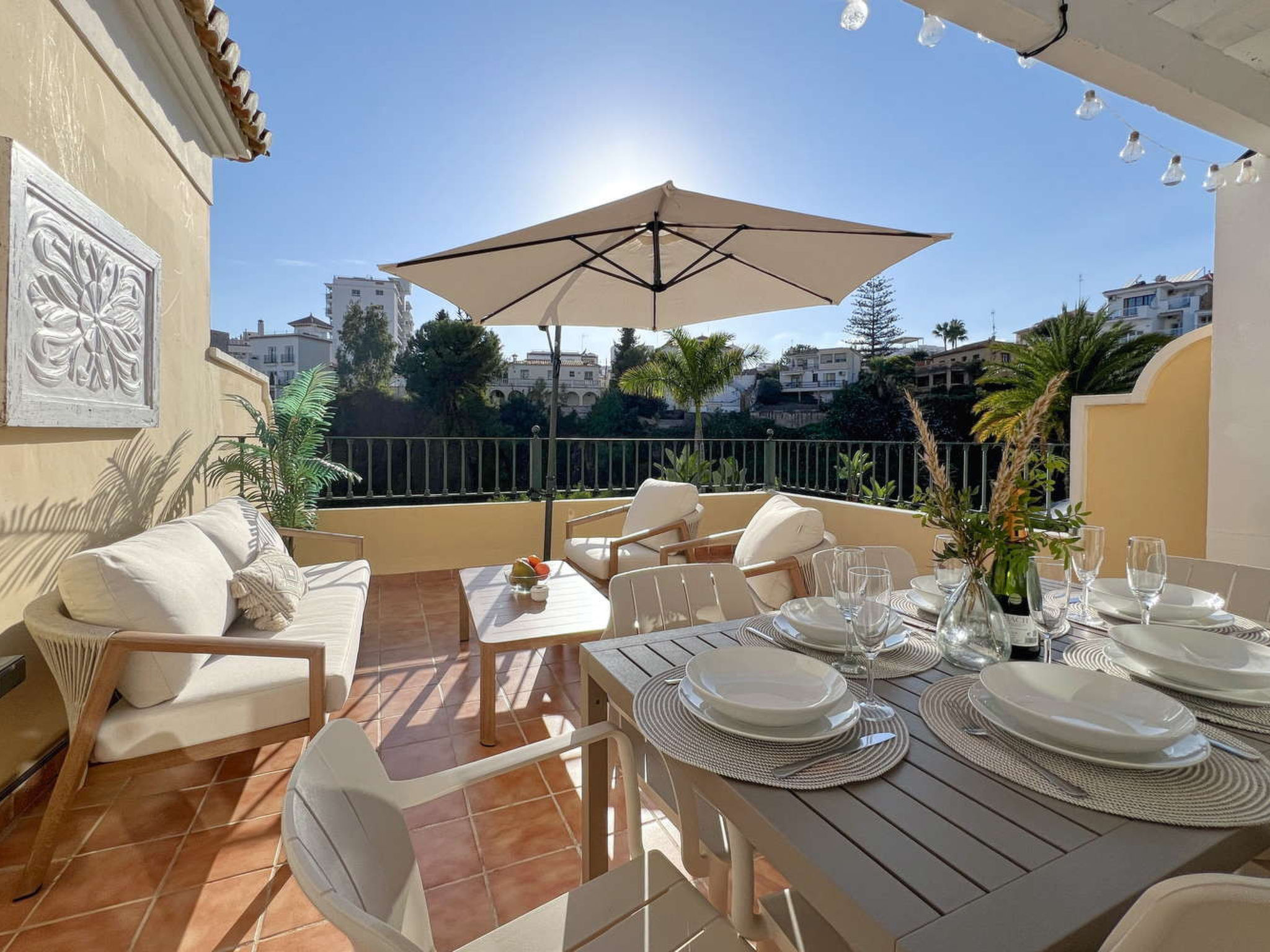 Jardines de Burriana Deluxe – Design, comfort en ligging op slechts 400 meter van het strand

Welkom bij Jardines de Burriana Deluxe van Casasol, een onlangs gerenoveerd huis met stijl en oog voor d..