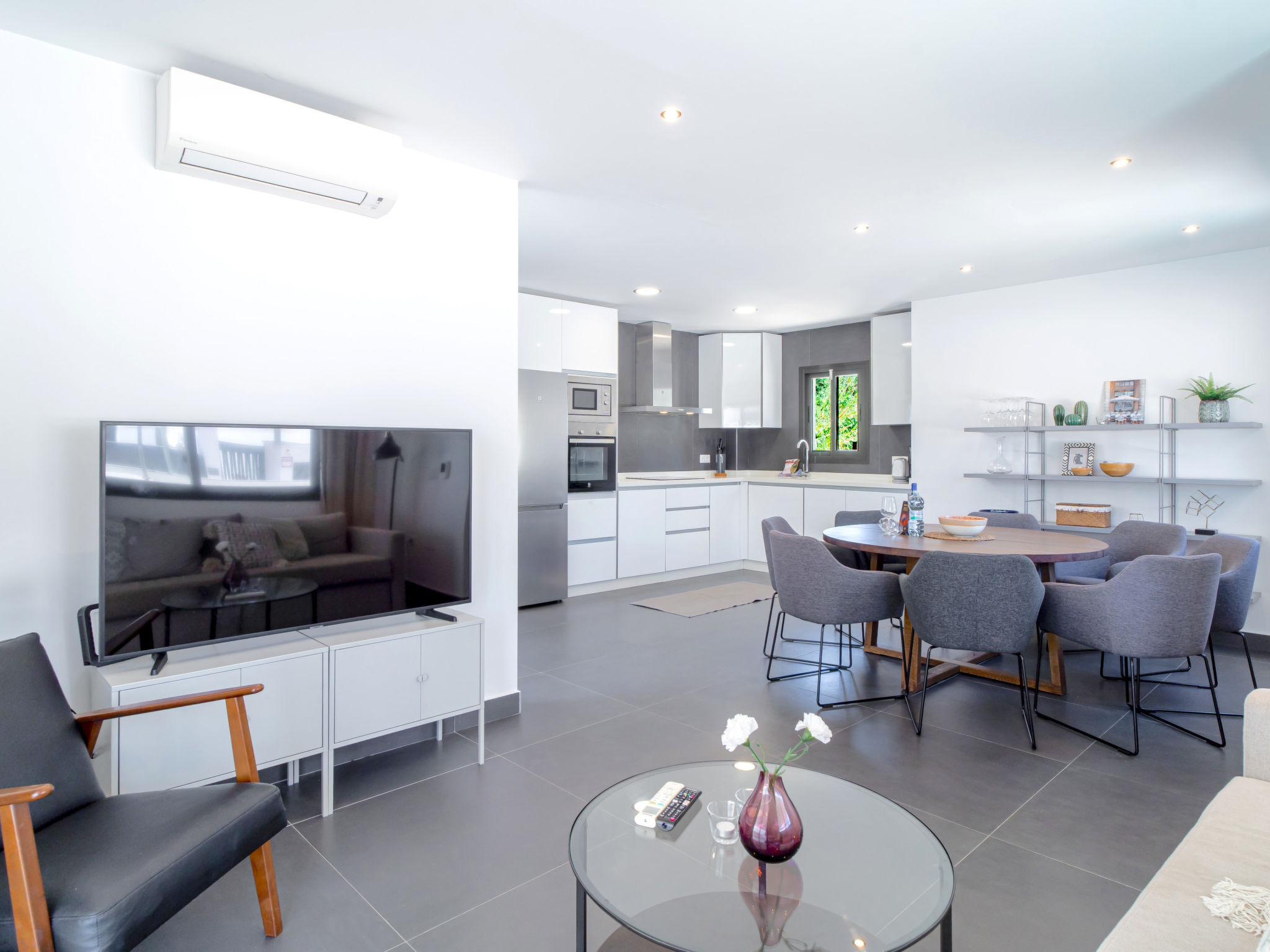 Villa Romeral Premium by Casasol - Inside