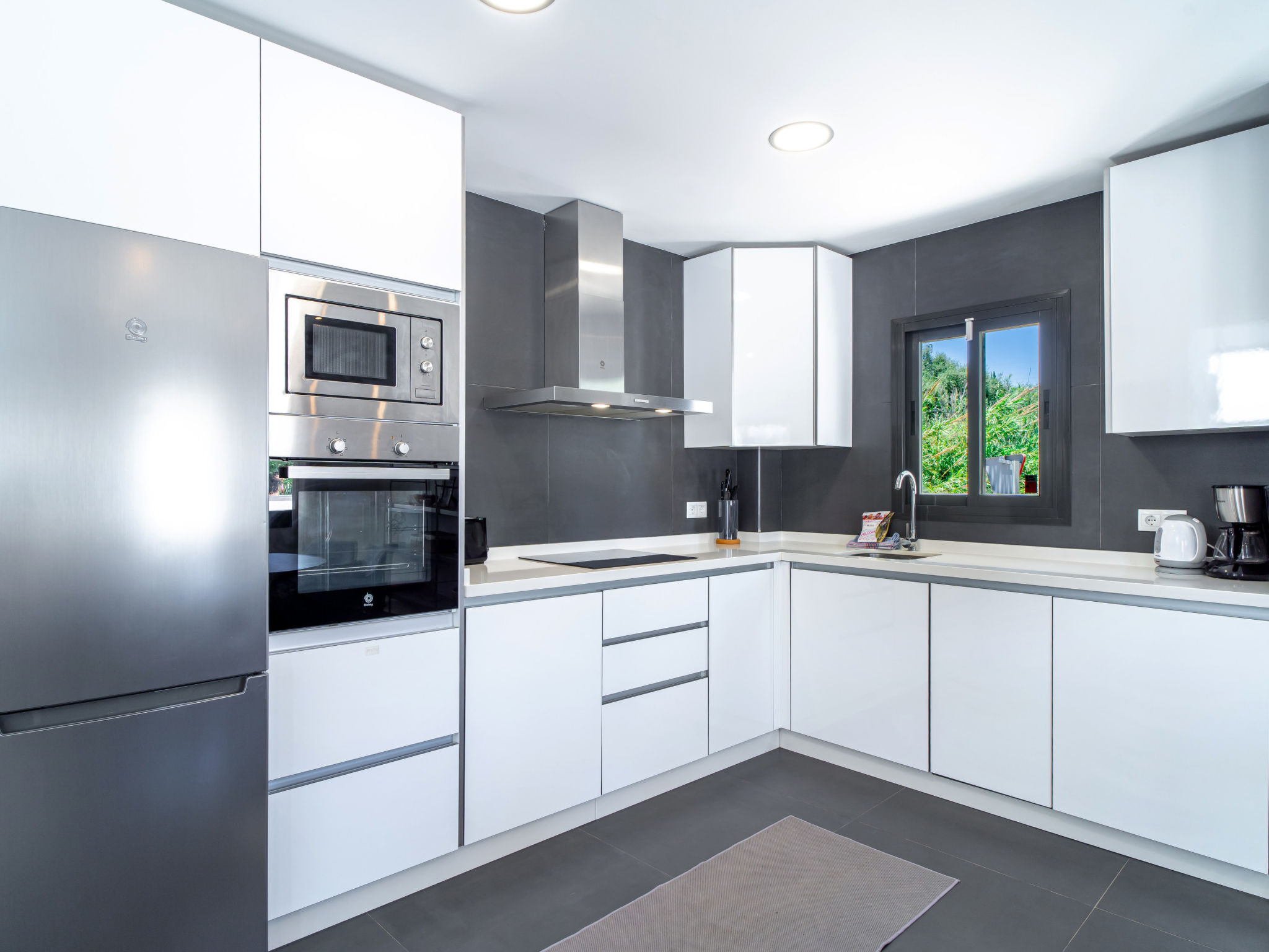 Villa Romeral Premium by Casasol - Inside