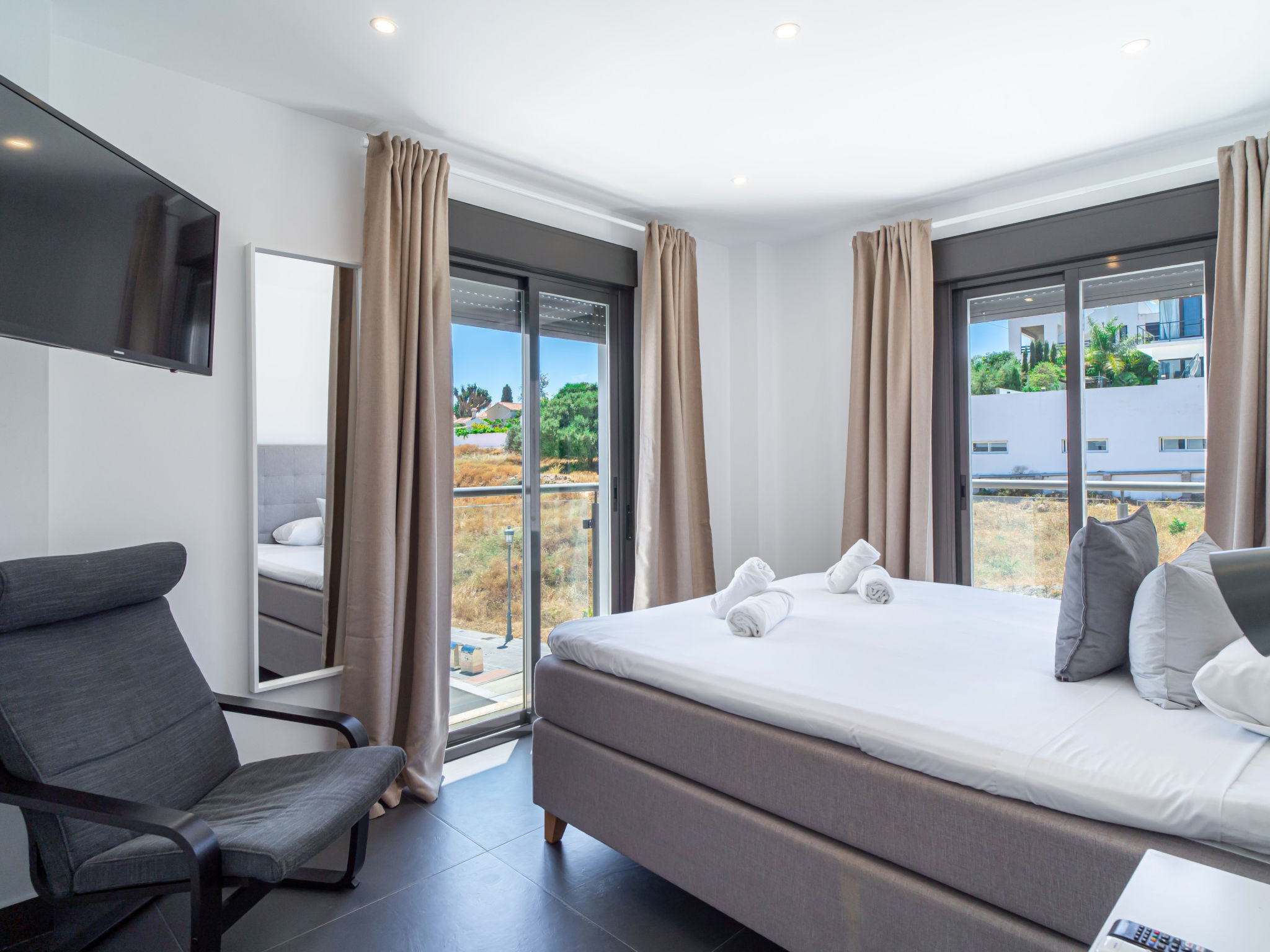 Villa Romeral Premium by Casasol - Inside
