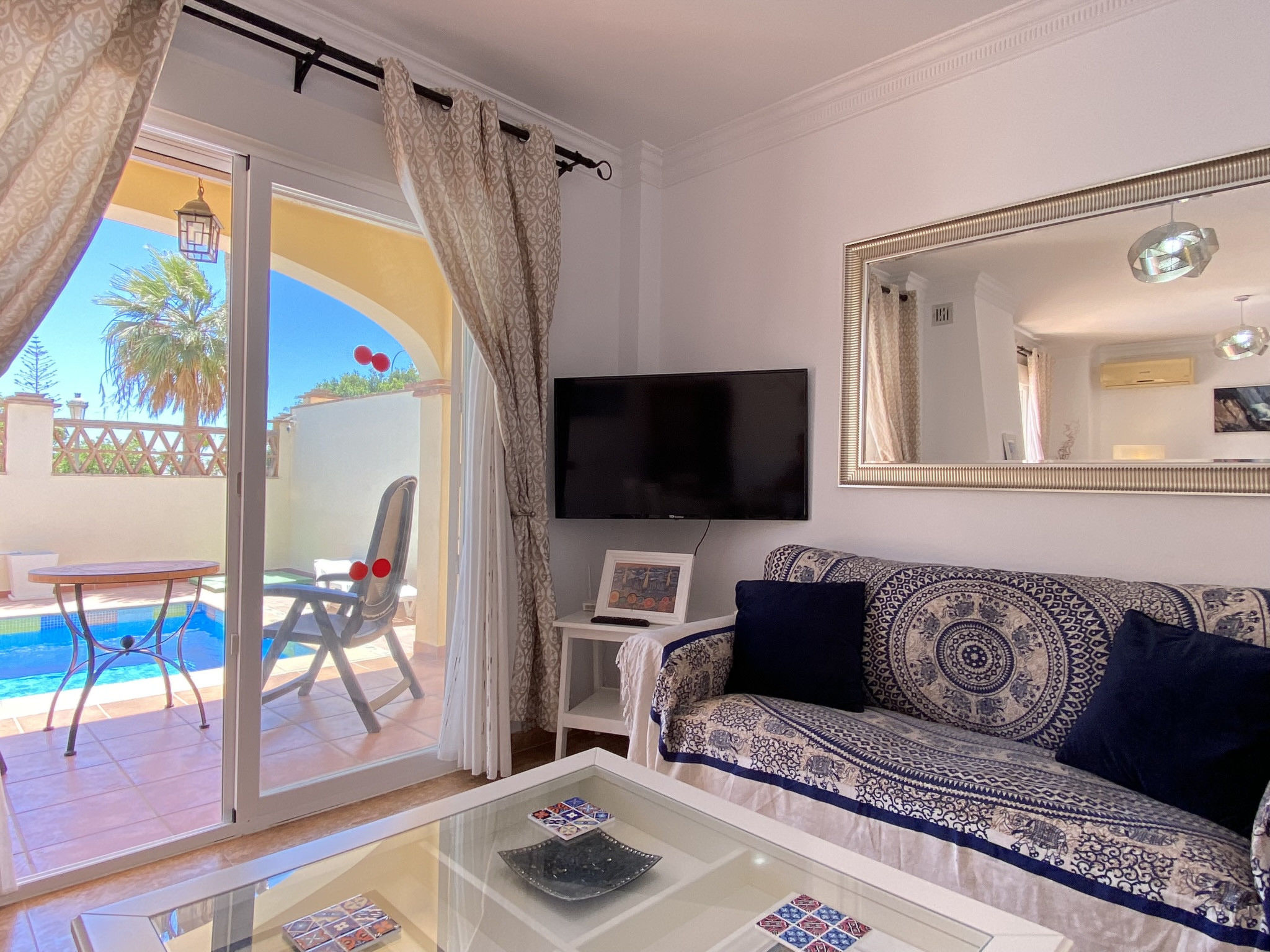 Villa Madrid Private Pool by Casasol - Inside