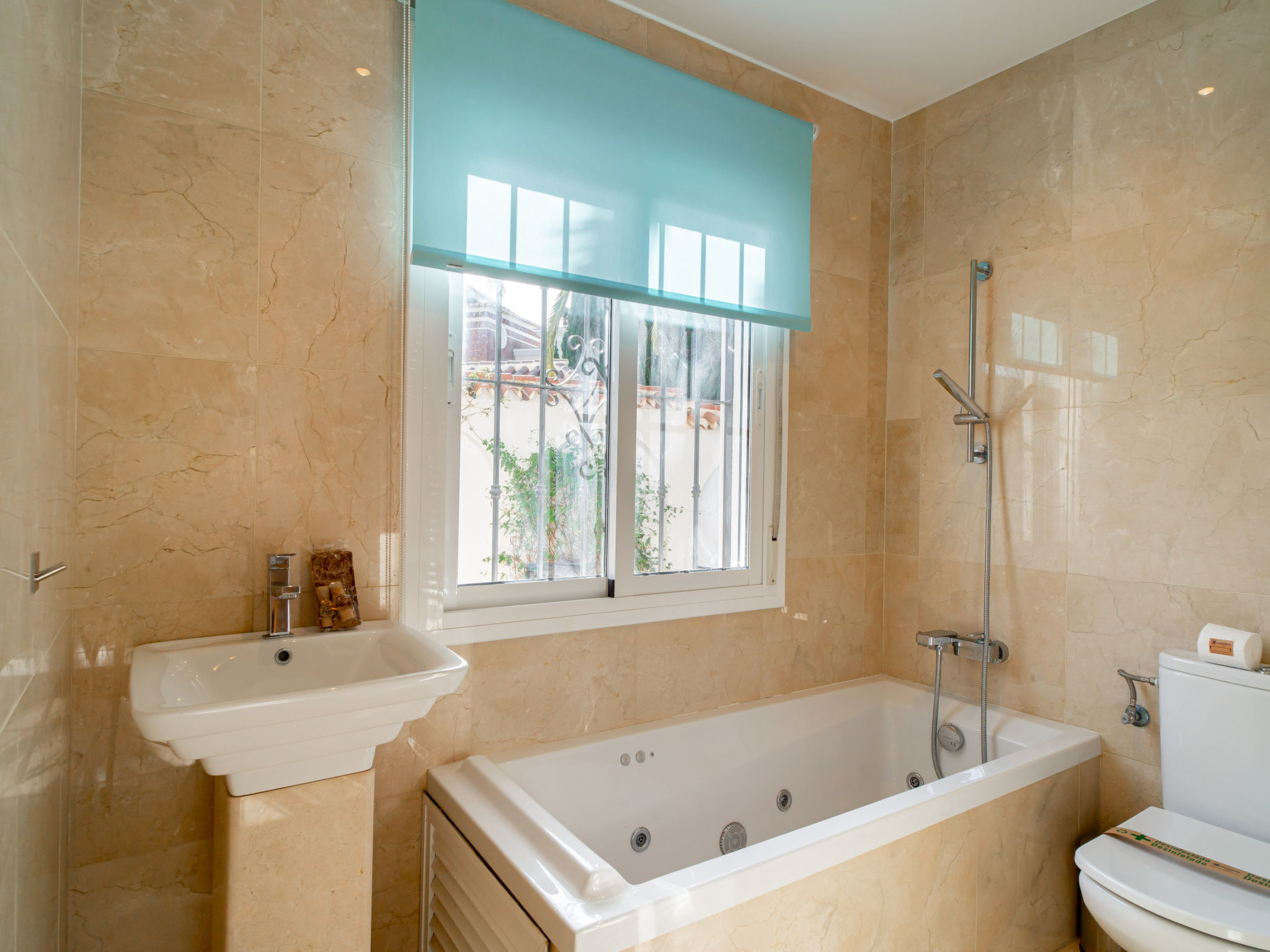 Villa Grande Luxe Private Pool by Casasol - Binnen