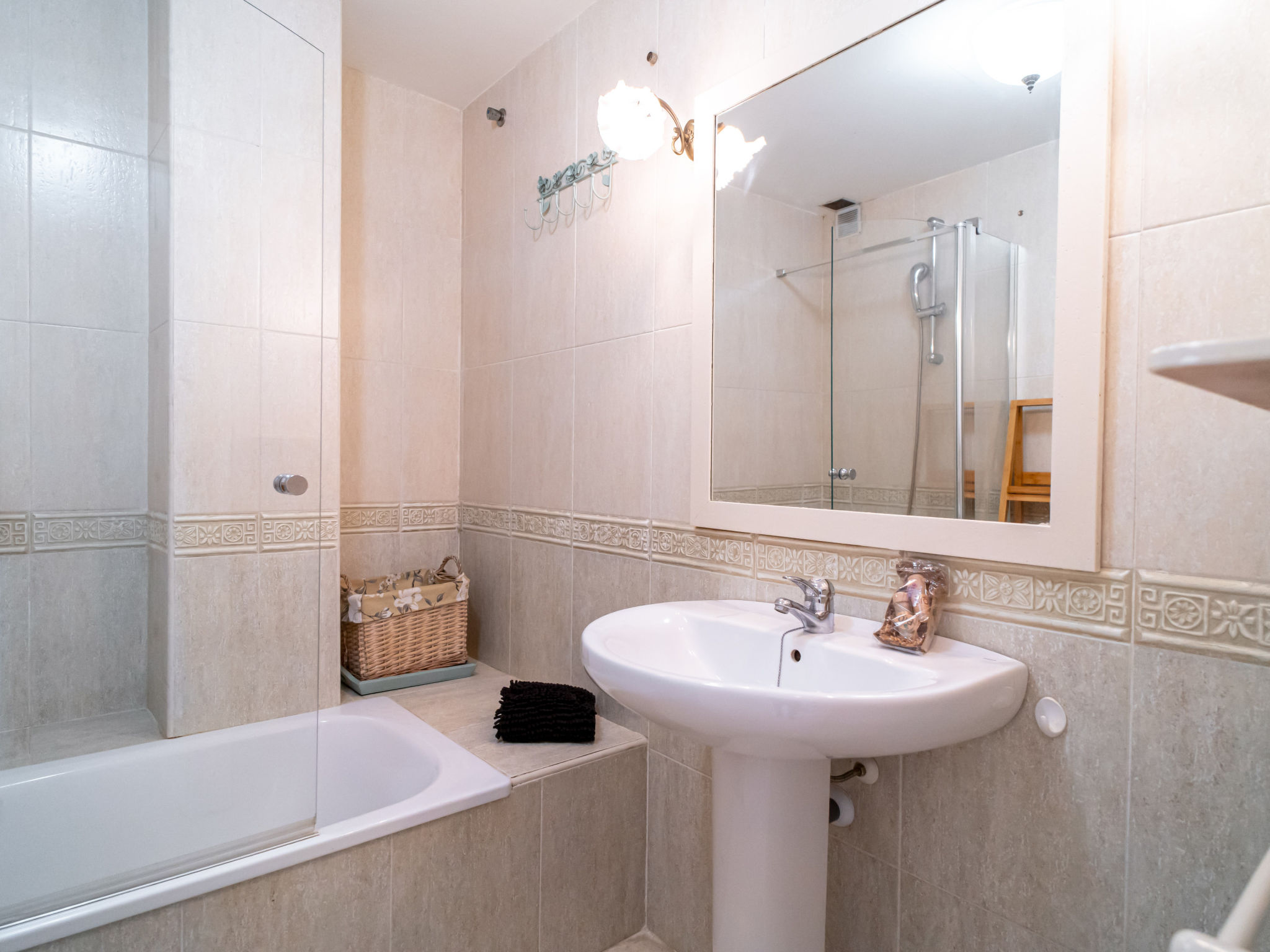 Photo of Granada 46 Centro by Casasol