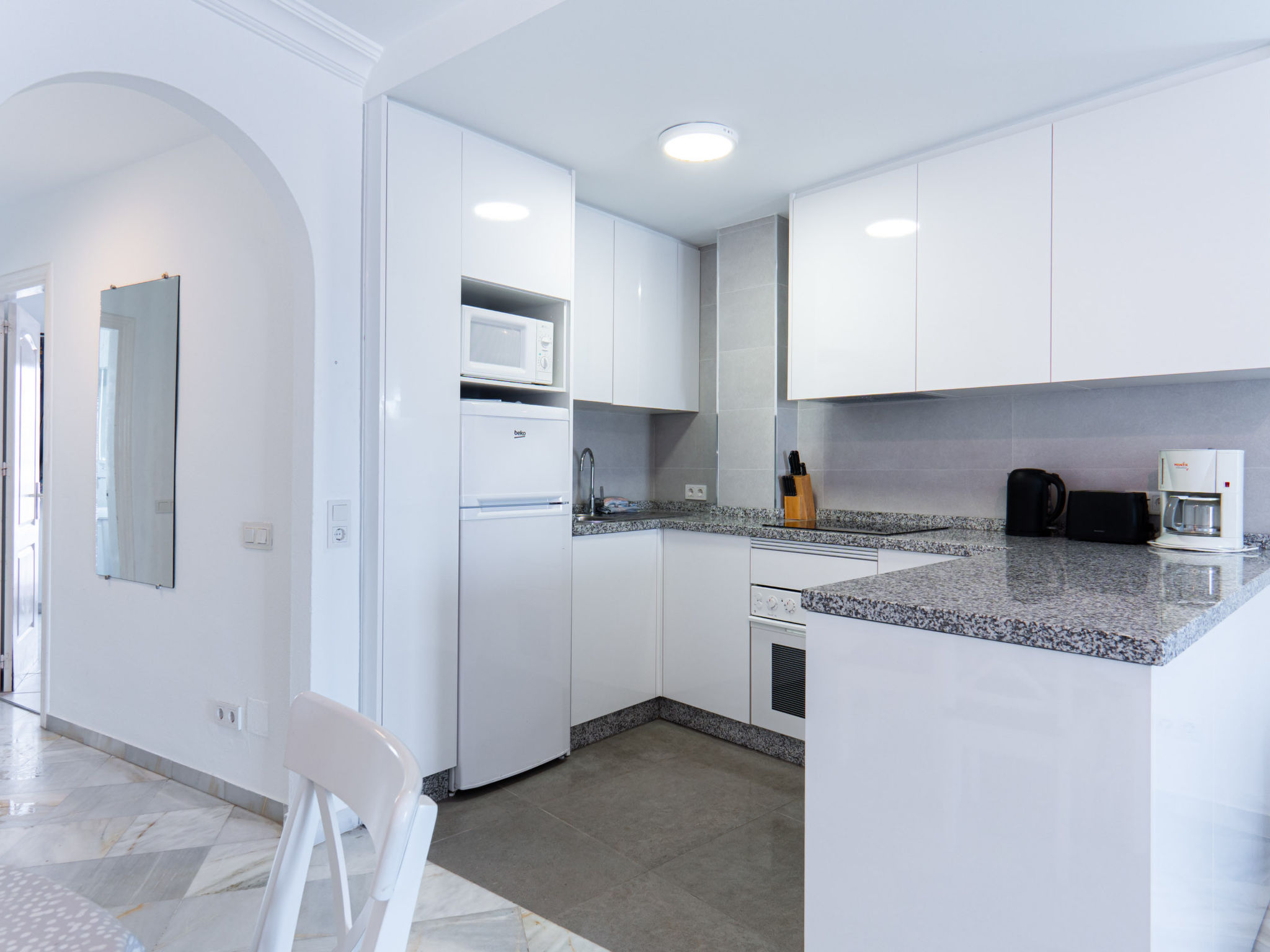 Appartement Stella Maris Beachfront 1B by Casasol – Cuisine et coin repas, photo 11 sur 36