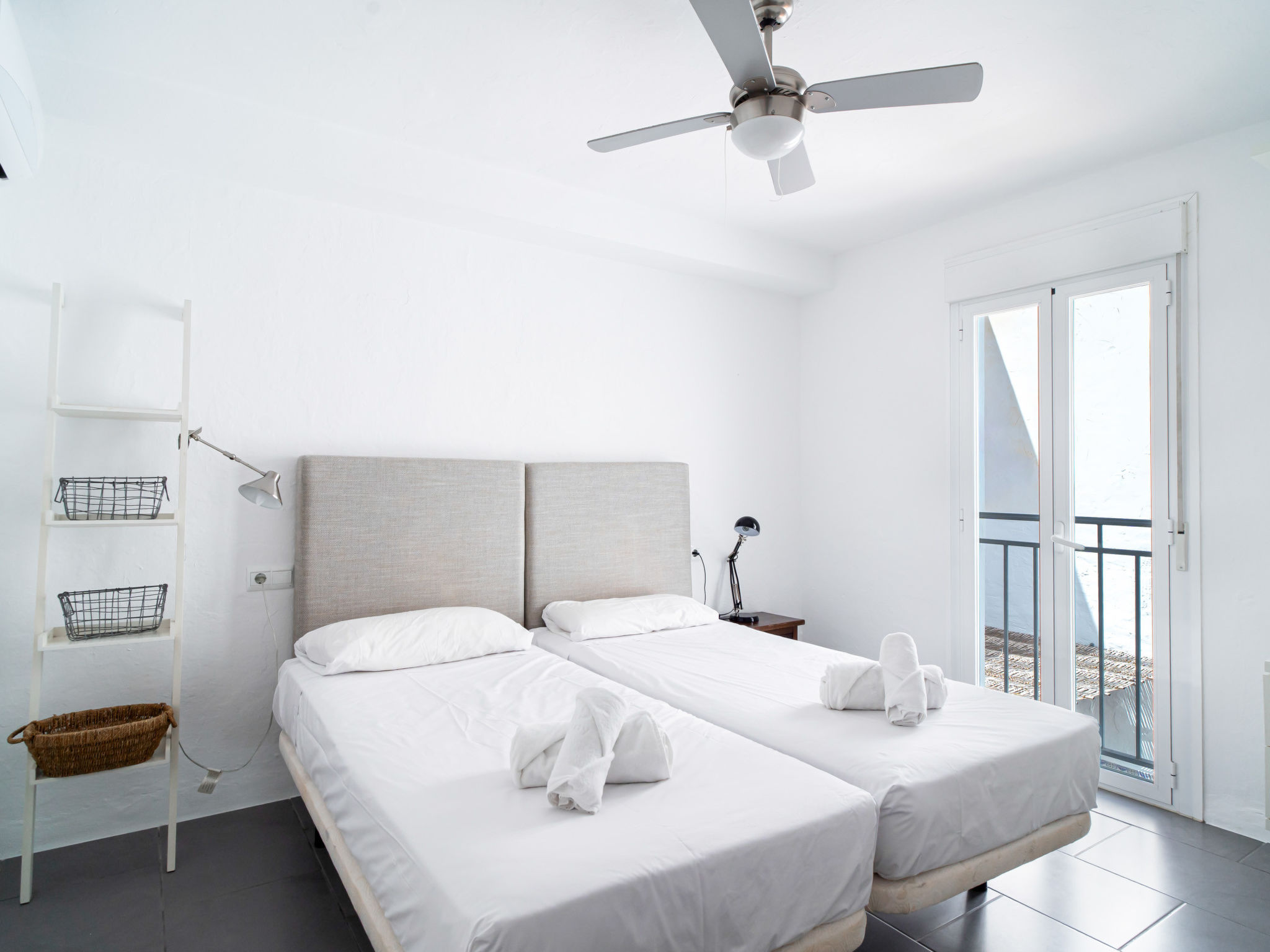 Casa San Juan 13 Centro by Casasol - Binnen