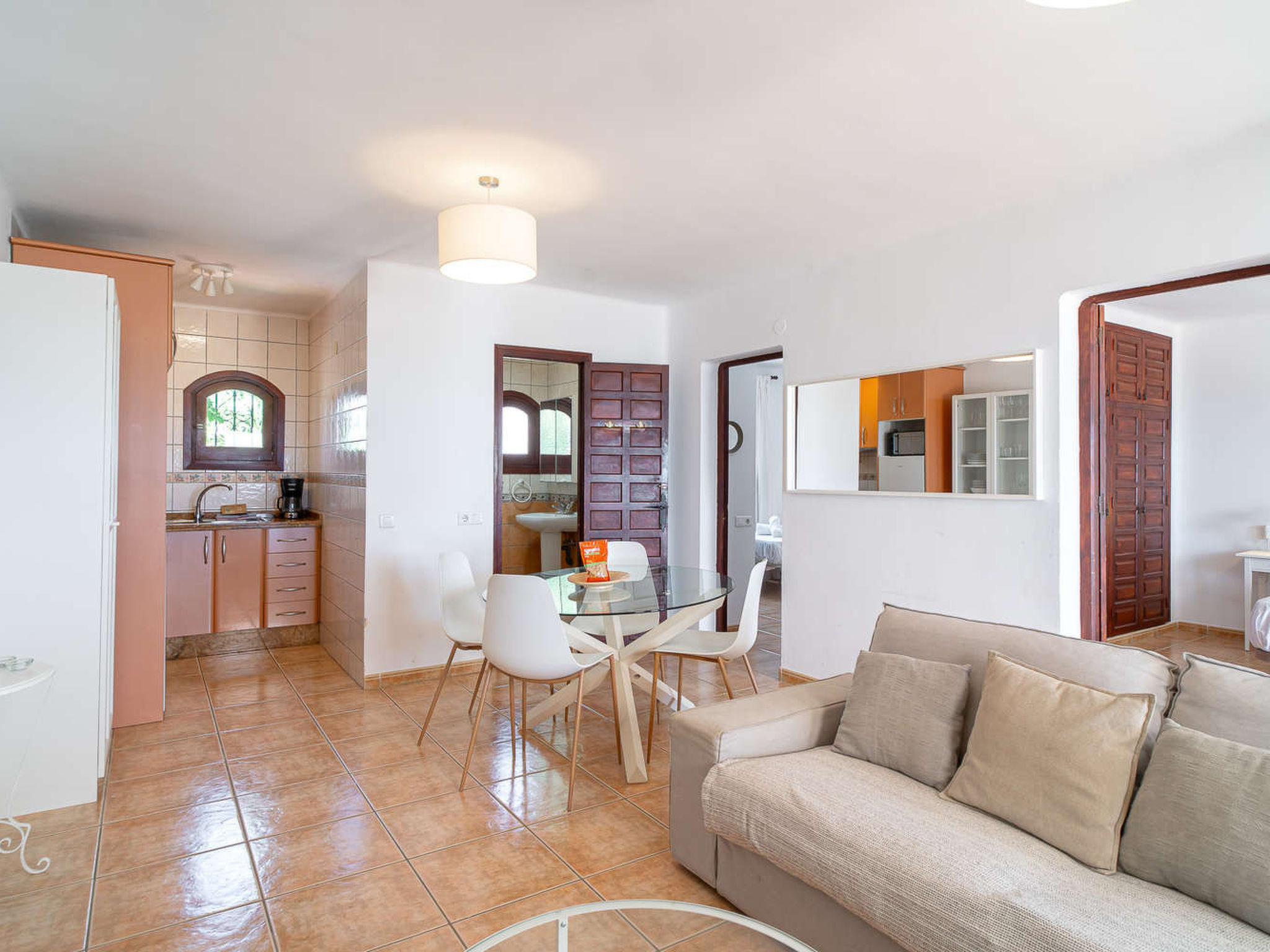 Capistrano Village Pueblo 15 by Casasol - Drinnen