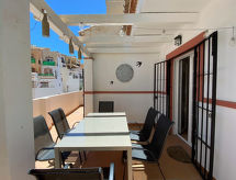 Modern appartement in Pueblo Azahara met terras, vlakbij Burriana strand - thumbnail 4