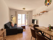 Modern appartement in Pueblo Azahara met terras, vlakbij Burriana strand - thumbnail 3