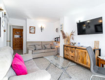 Zonovergoten appartement aan zee met panoramisch uitzicht in Nerja - thumbnail 2