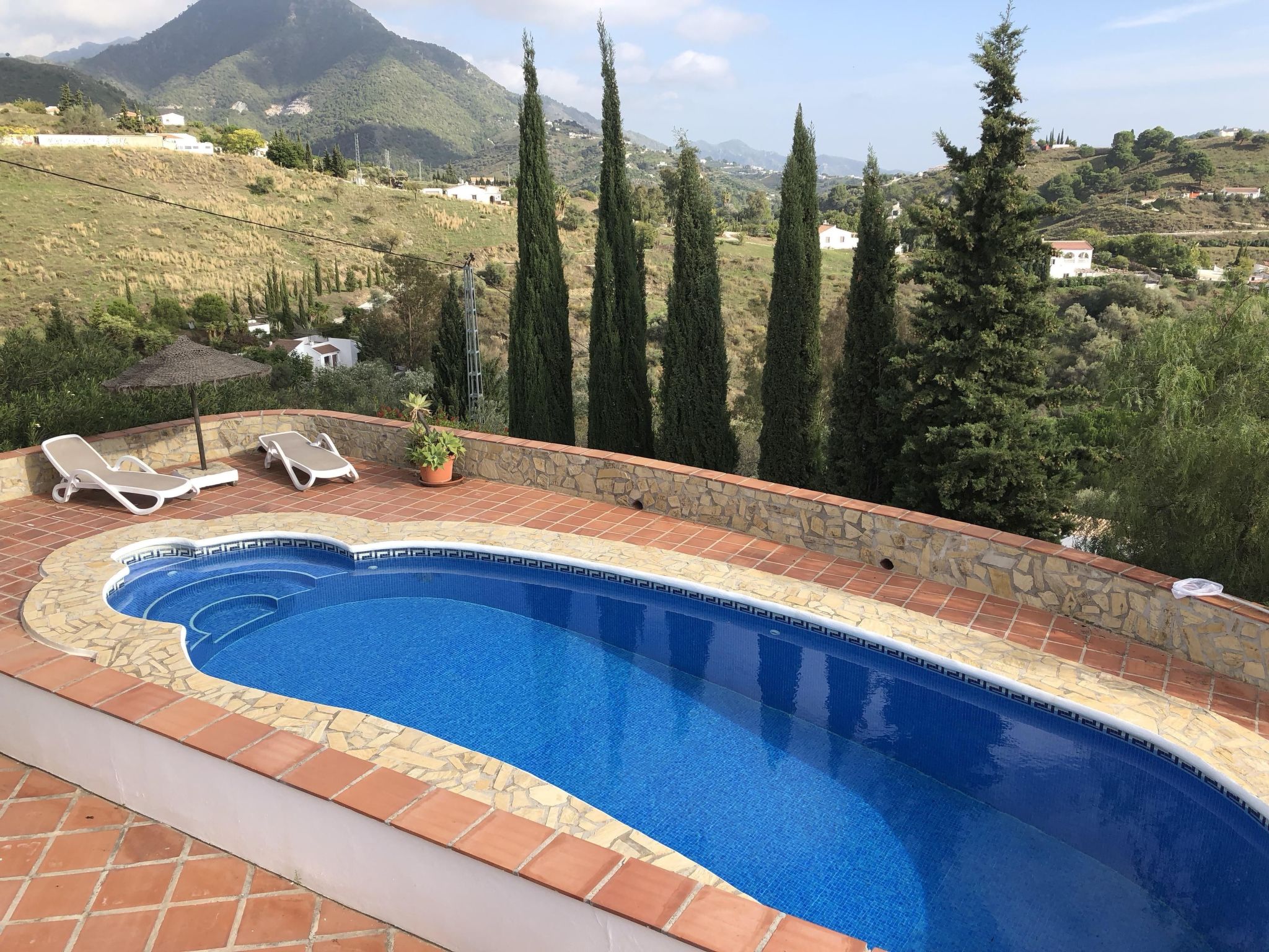 Finca "La Estrella de Cómpeta". - Buiten