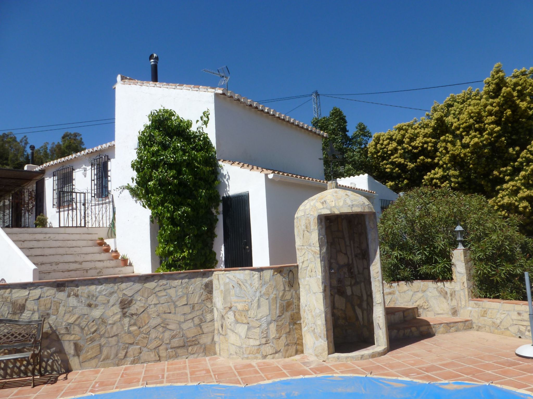 Finca "La Estrella de Cómpeta". - Buiten