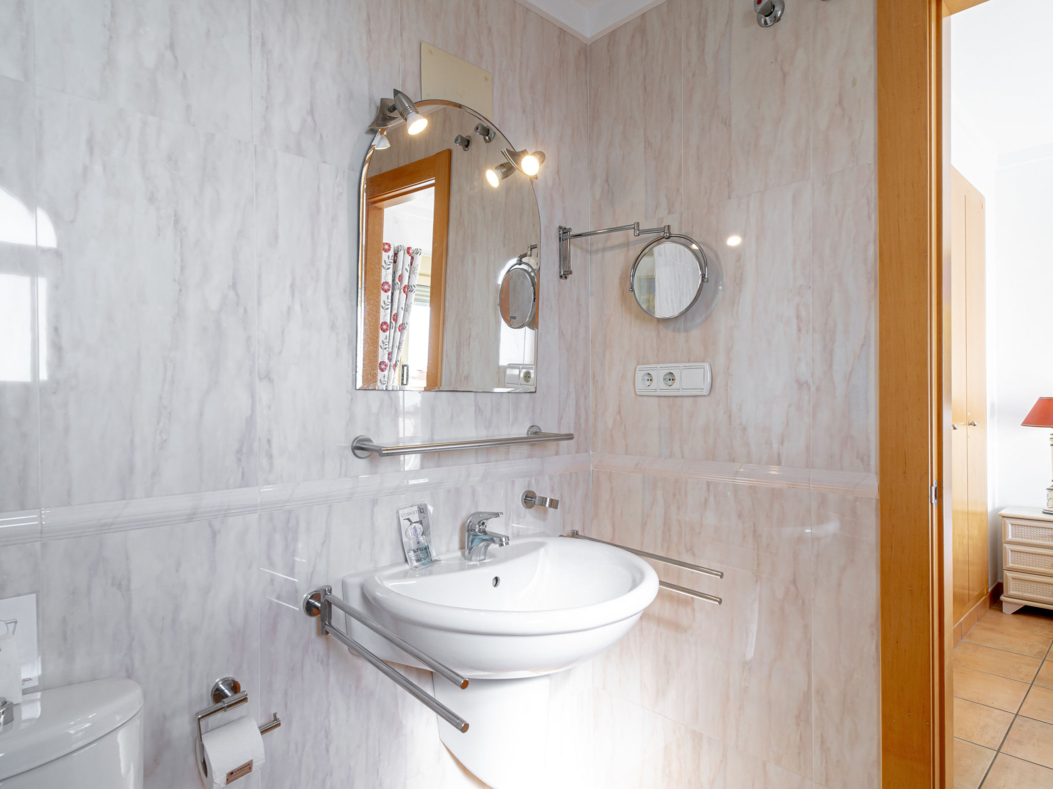 Modern appartement met zeezicht en zwembad nabij Nerja - foto 16