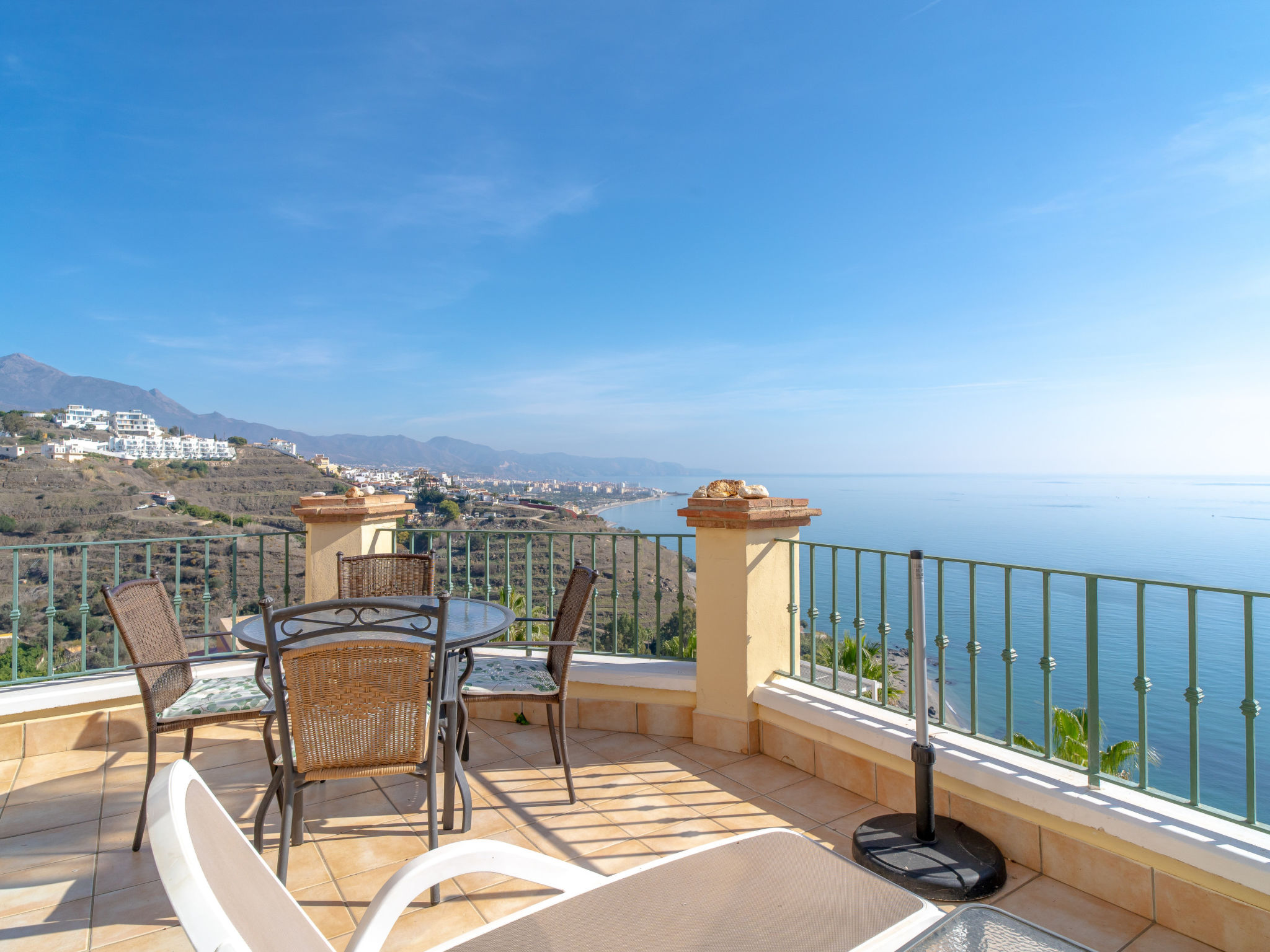 Modern appartement met zeezicht en zwembad nabij Nerja - foto 8