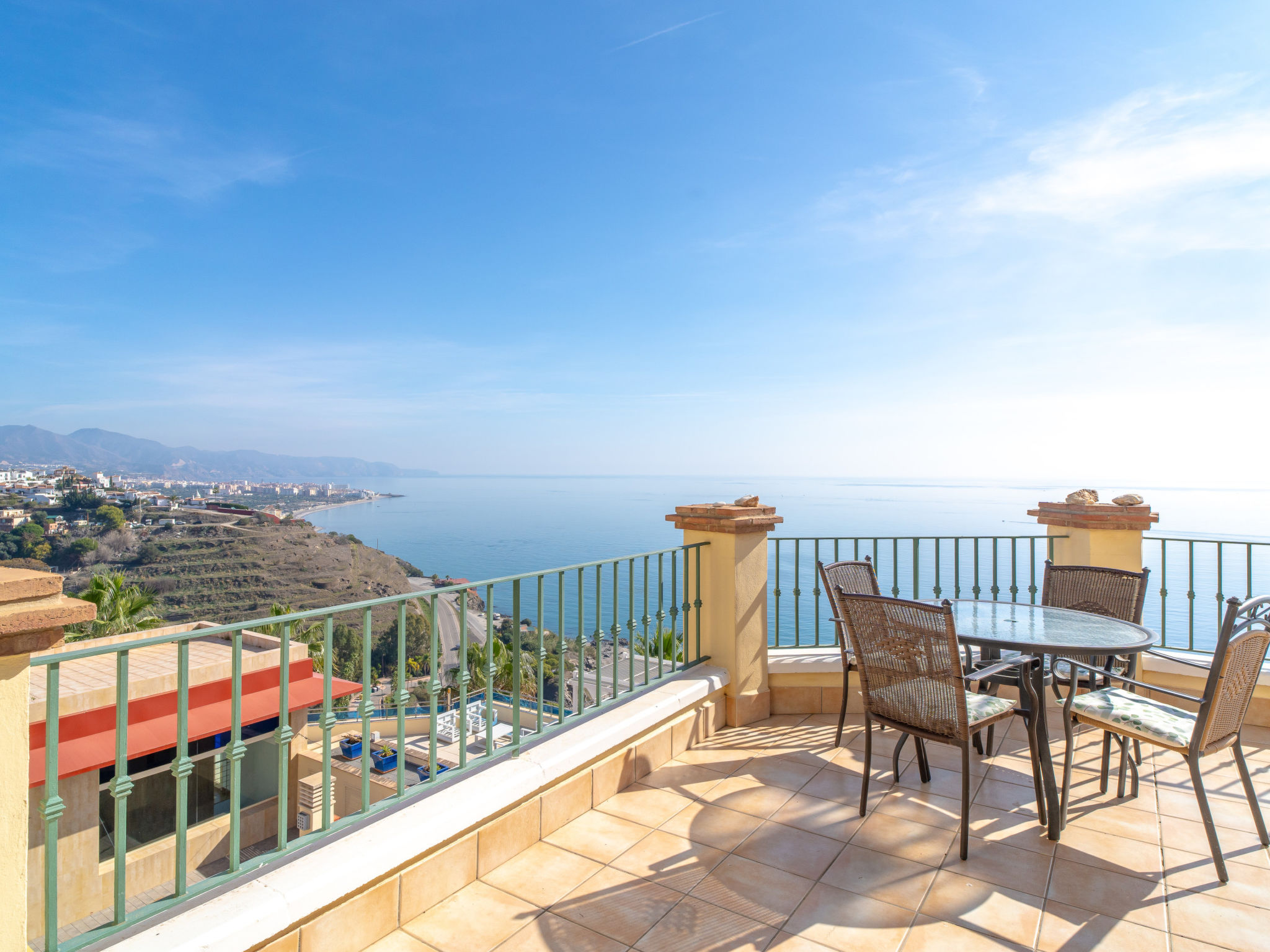 Modern appartement met zeezicht en zwembad nabij Nerja - foto 2