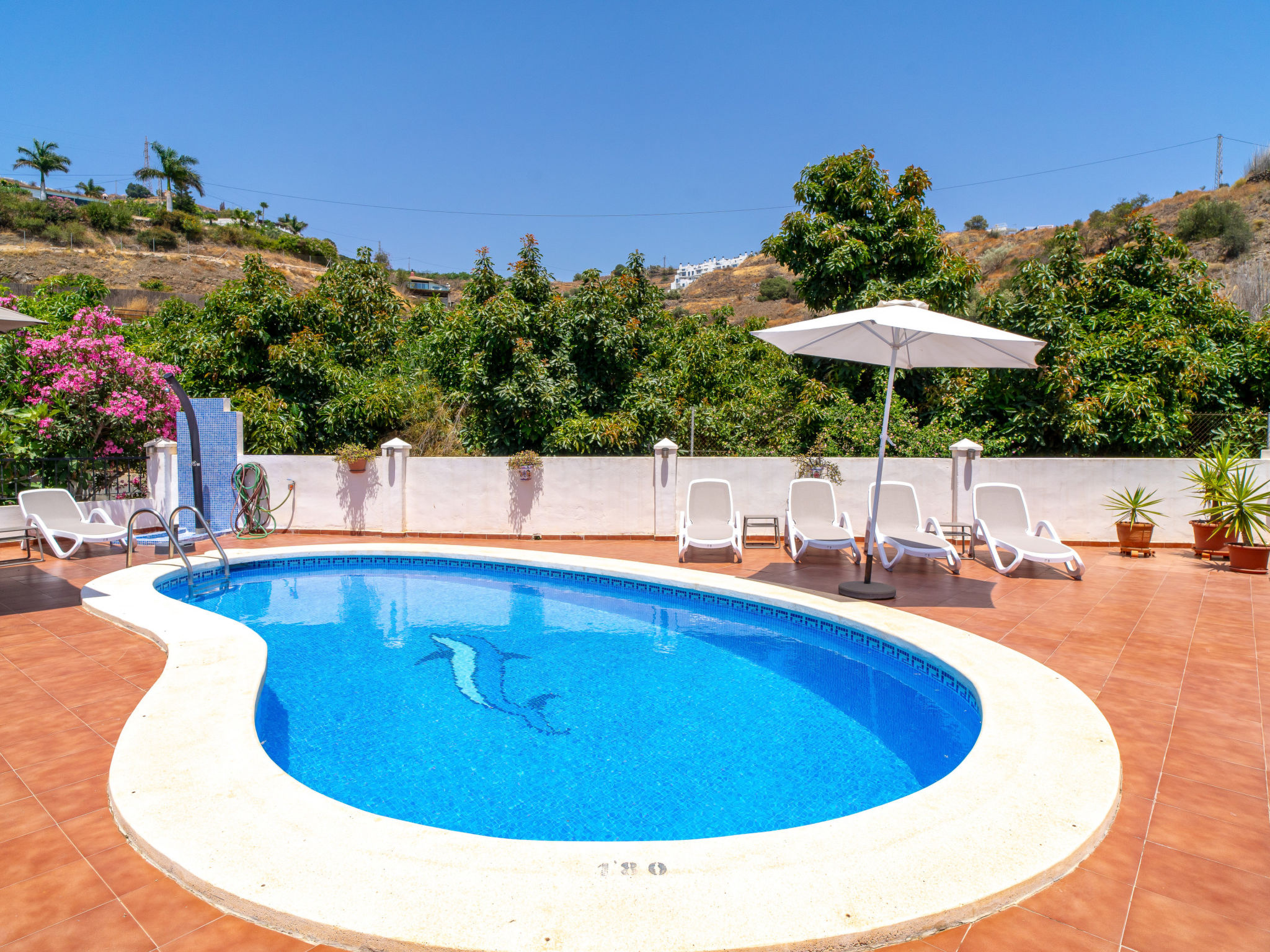 Villa Calidum: Private Pool Villa in Nerja - Binnen