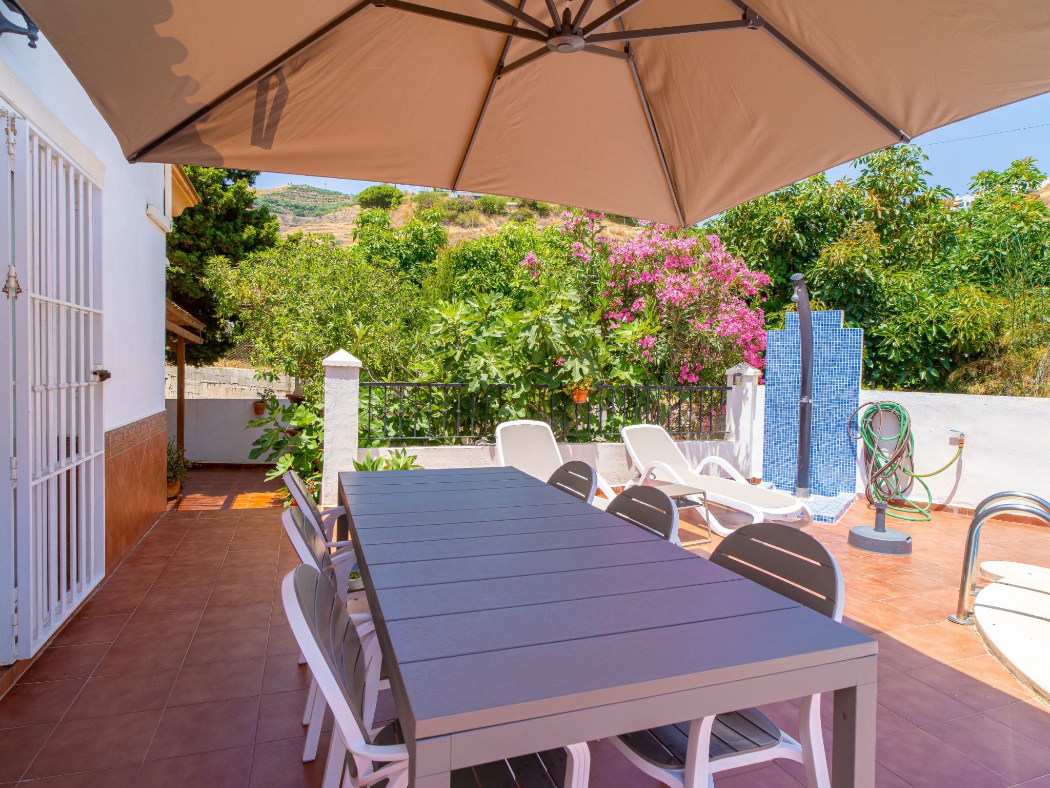 Villa Calidum: Private Pool Villa in Nerja - Buiten