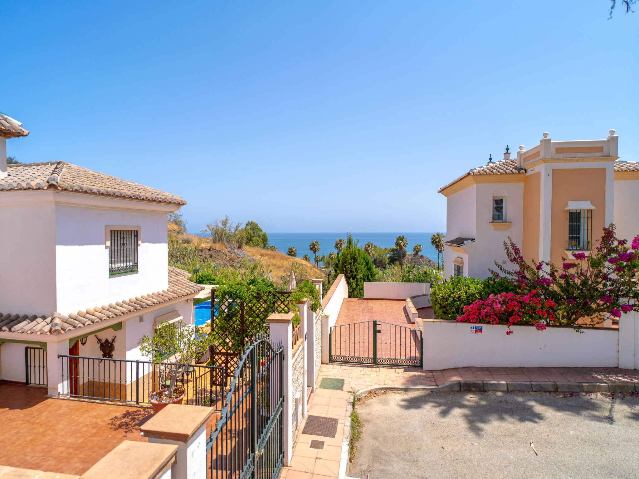 Villa Calidum: Private Pool Villa in Nerja - Buiten