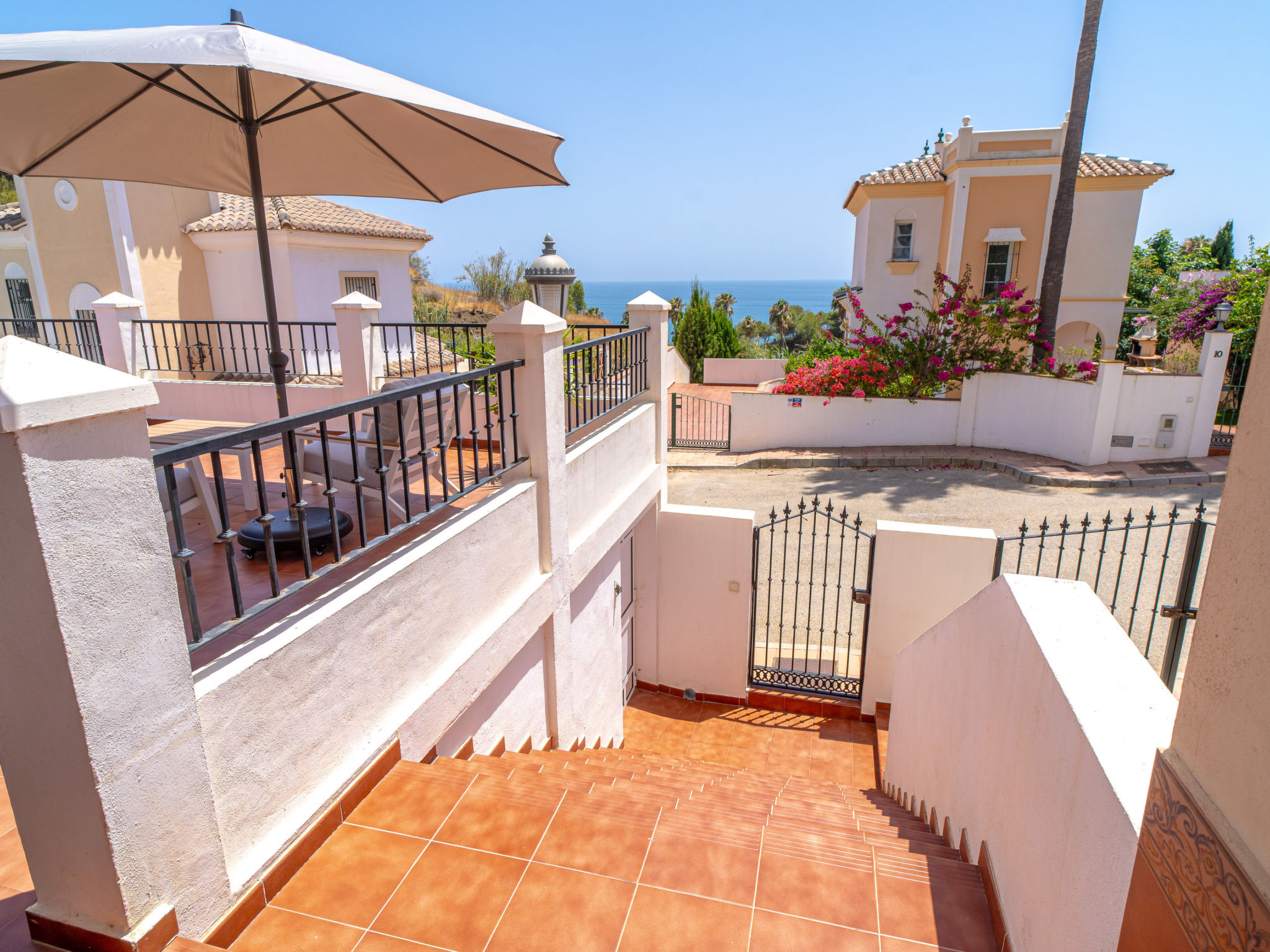 Villa Calidum: Private Pool Villa in Nerja - Buiten