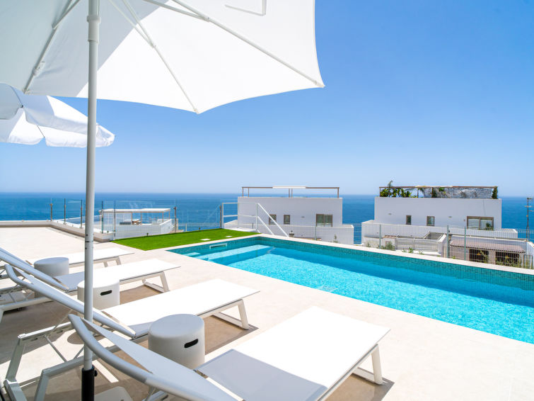 Bayview Hills Premium Pool Suite in Torrox