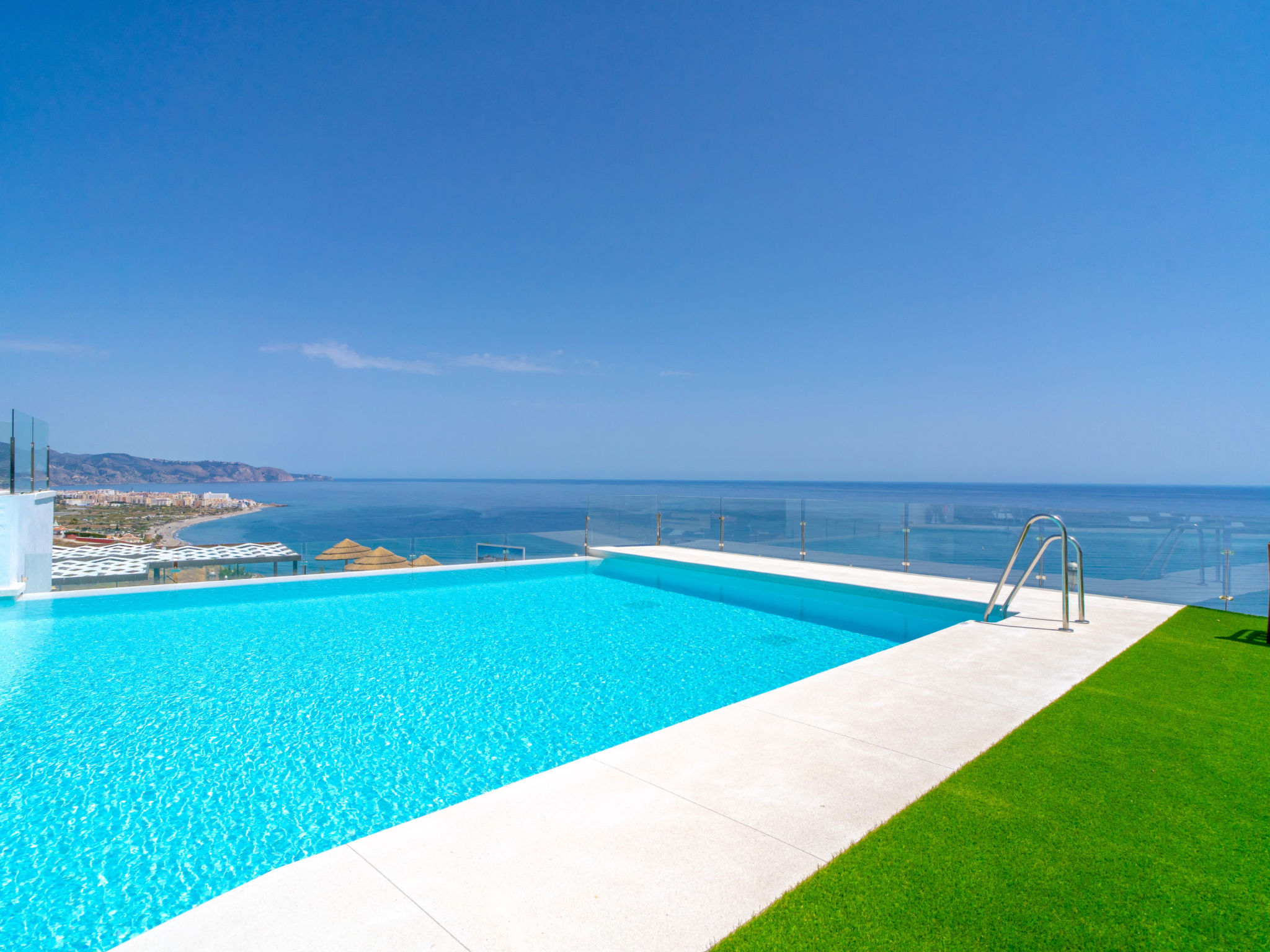 Bayview Hills Premium Pool Suite - Drinnen