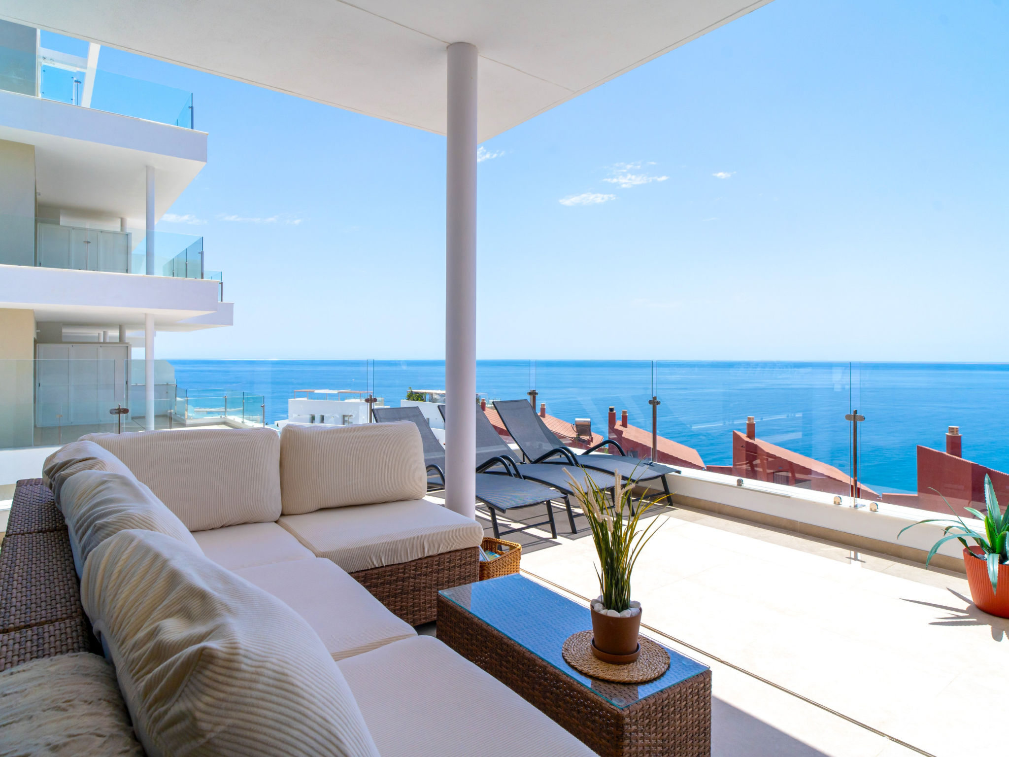 Bayview Hills Deluxe by Casasol