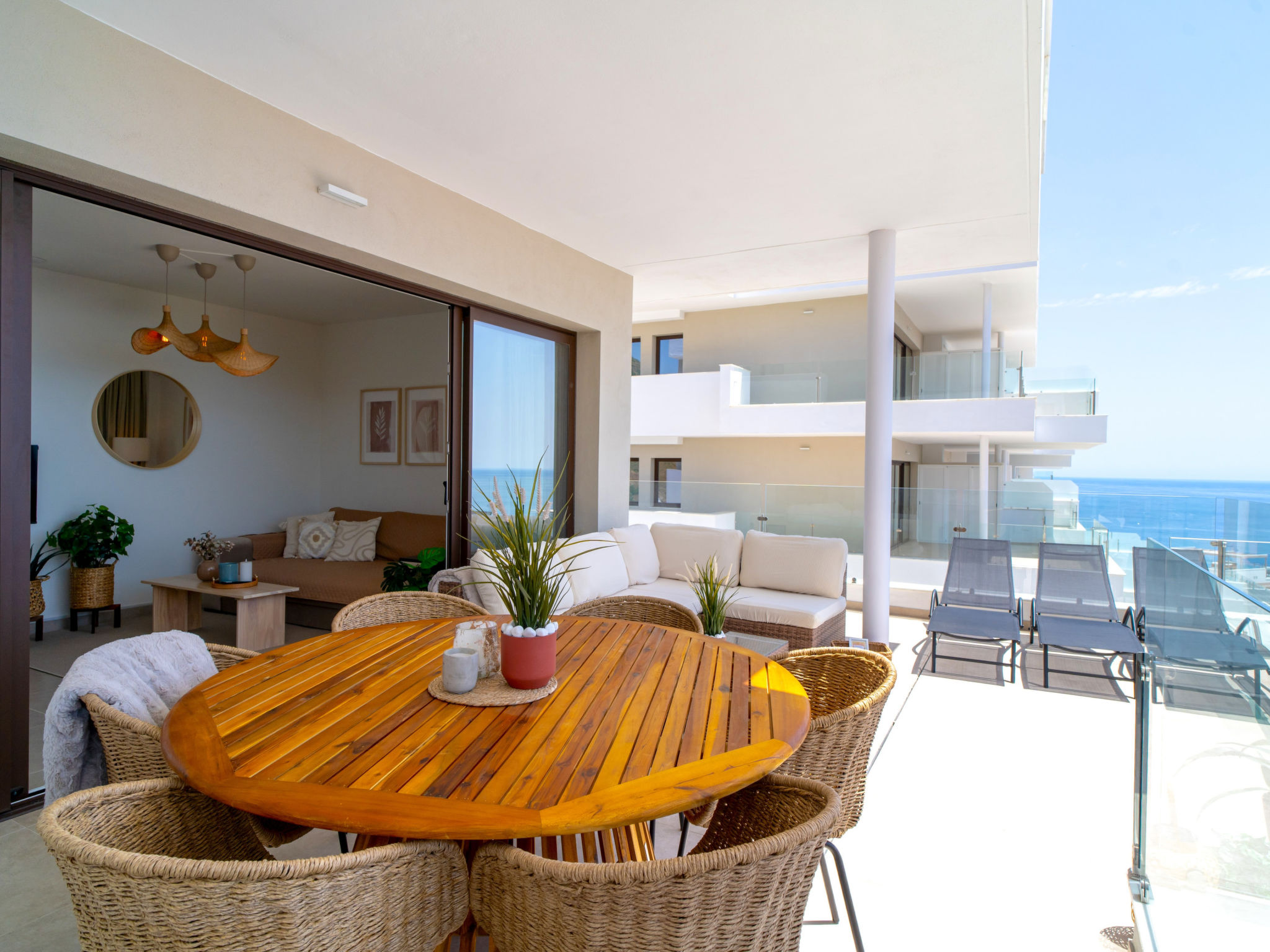 Bayview Hills Deluxe by Casasol - Drinnen