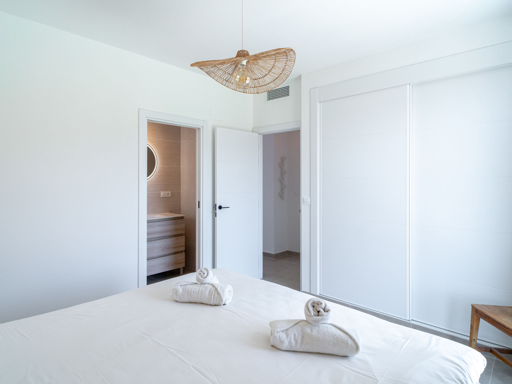 Bayview Hills Deluxe by Casasol - Drinnen