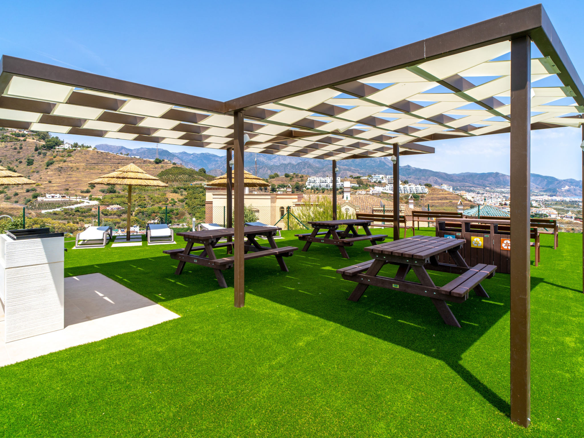 Bayview Hills Deluxe by Casasol - Drinnen