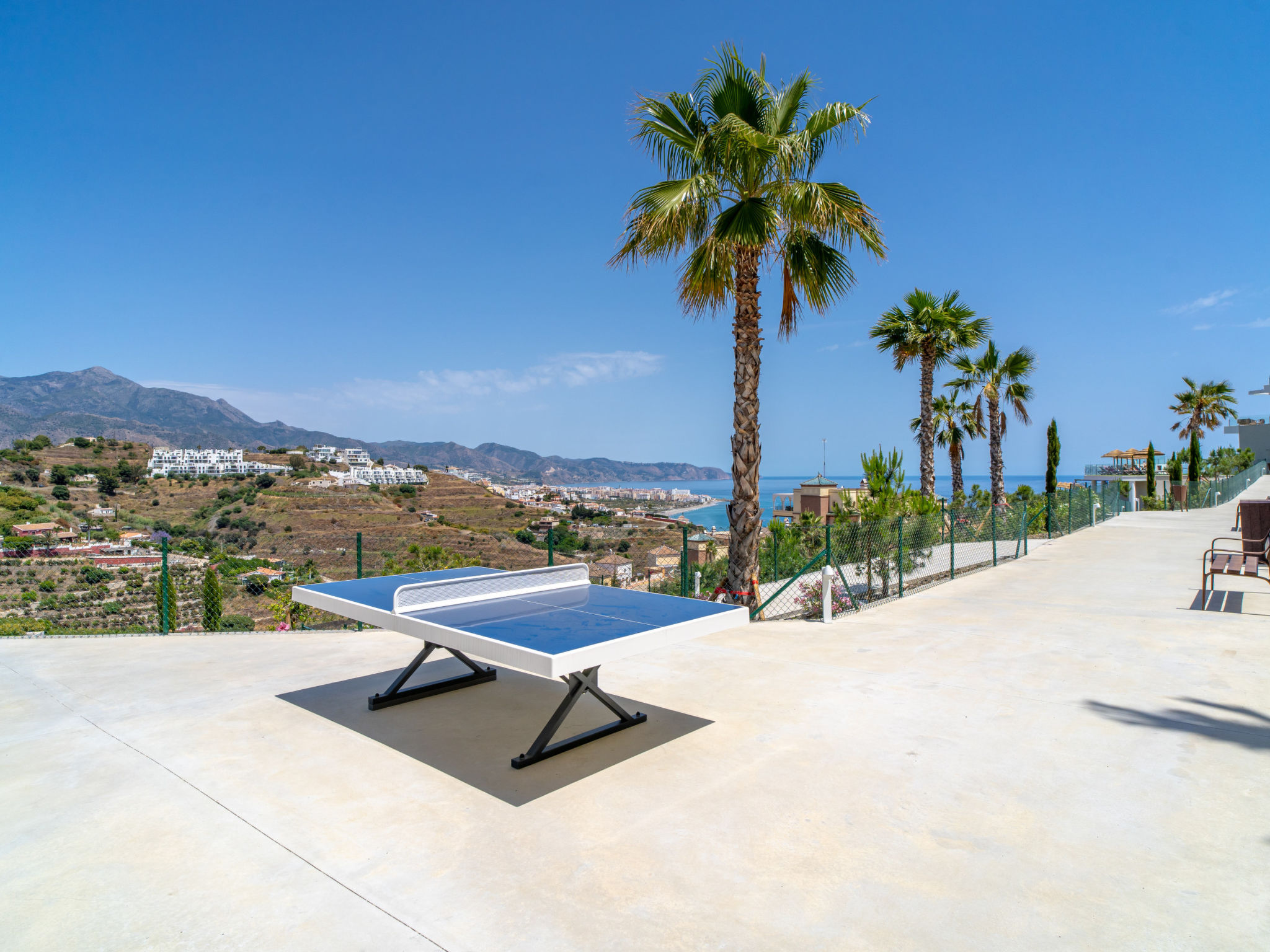 Bayview Hills Deluxe by Casasol - Drinnen