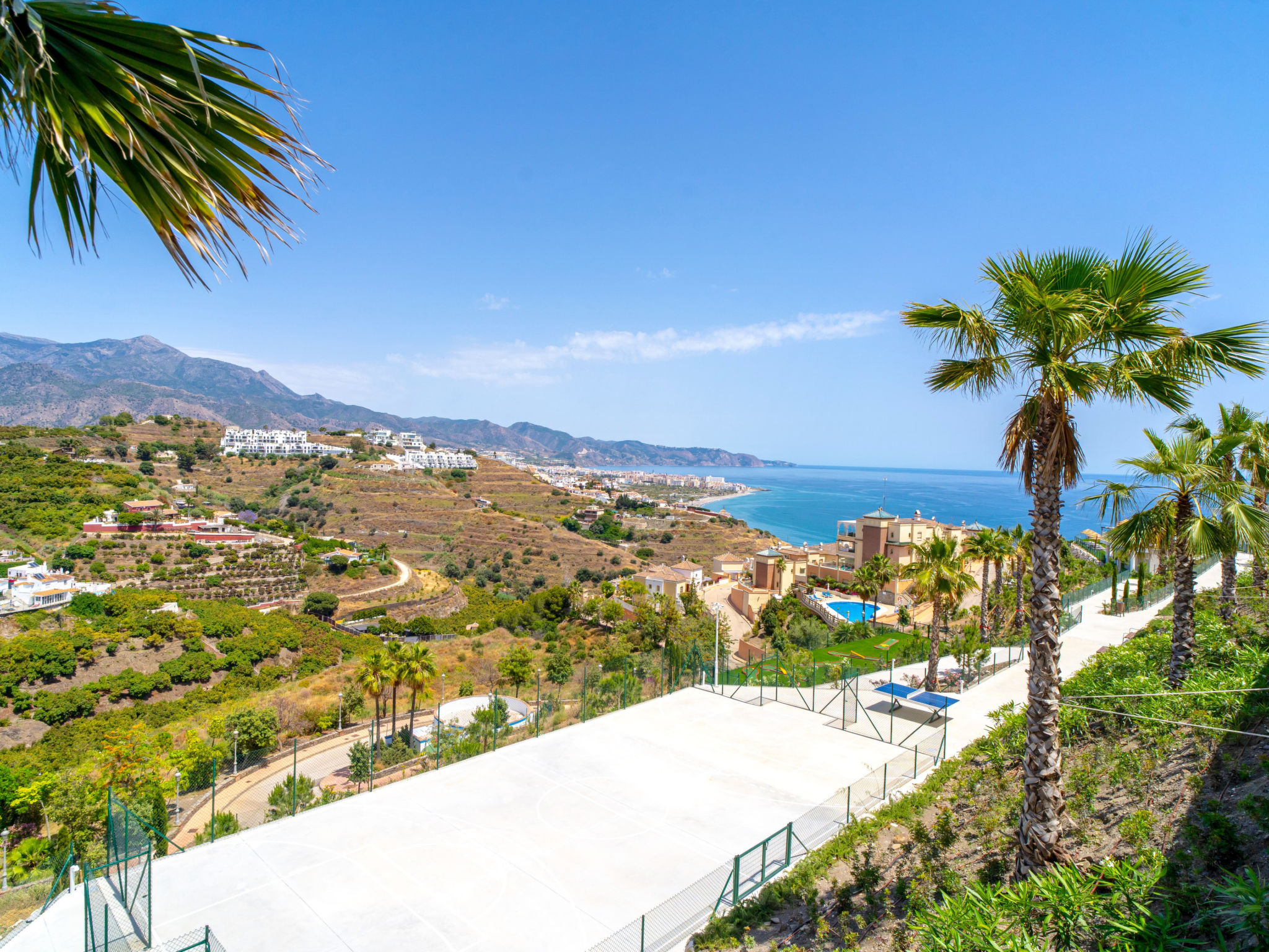 Bayview Hills Deluxe by Casasol - Drinnen