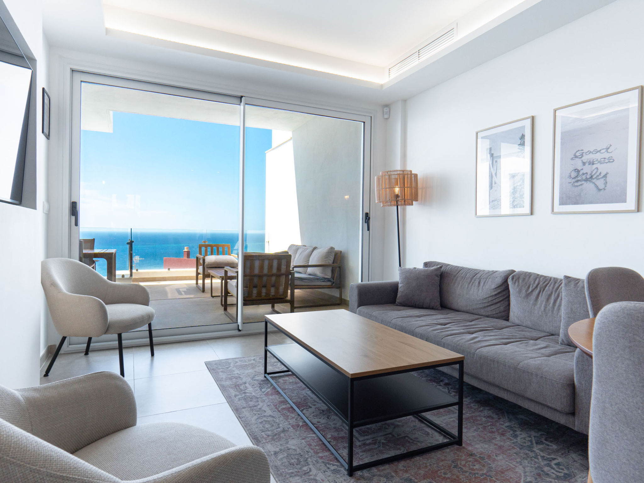 Bayview Hills Suite by Casasol
