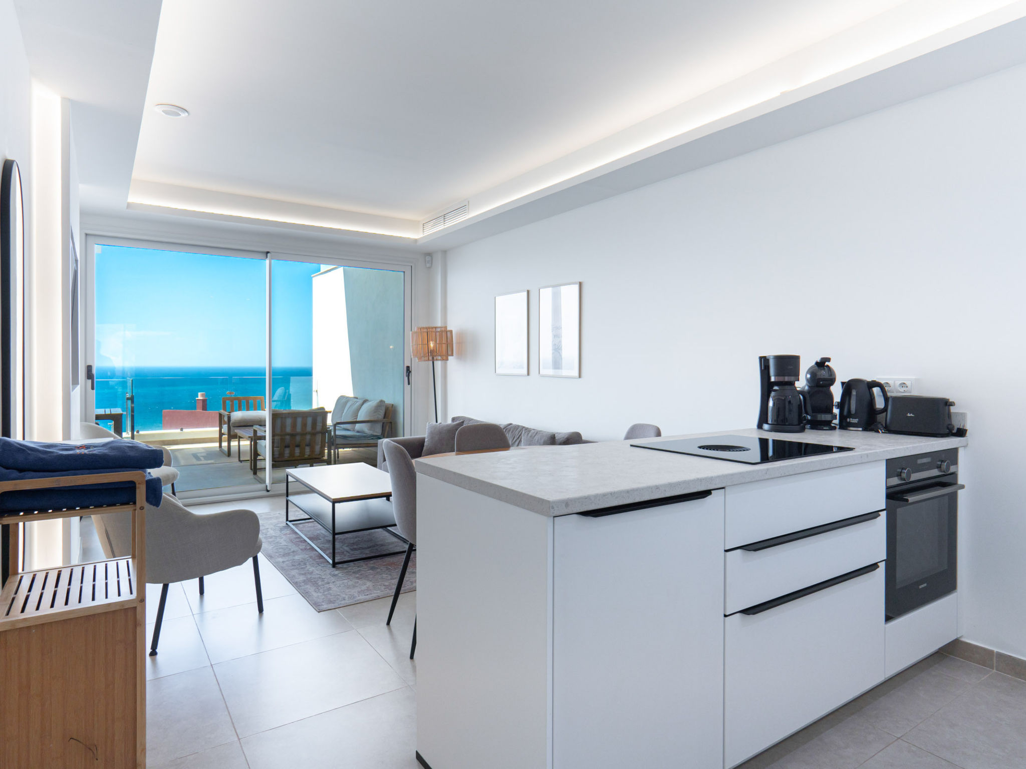 Bayview Hills Suite by Casasol - Inside