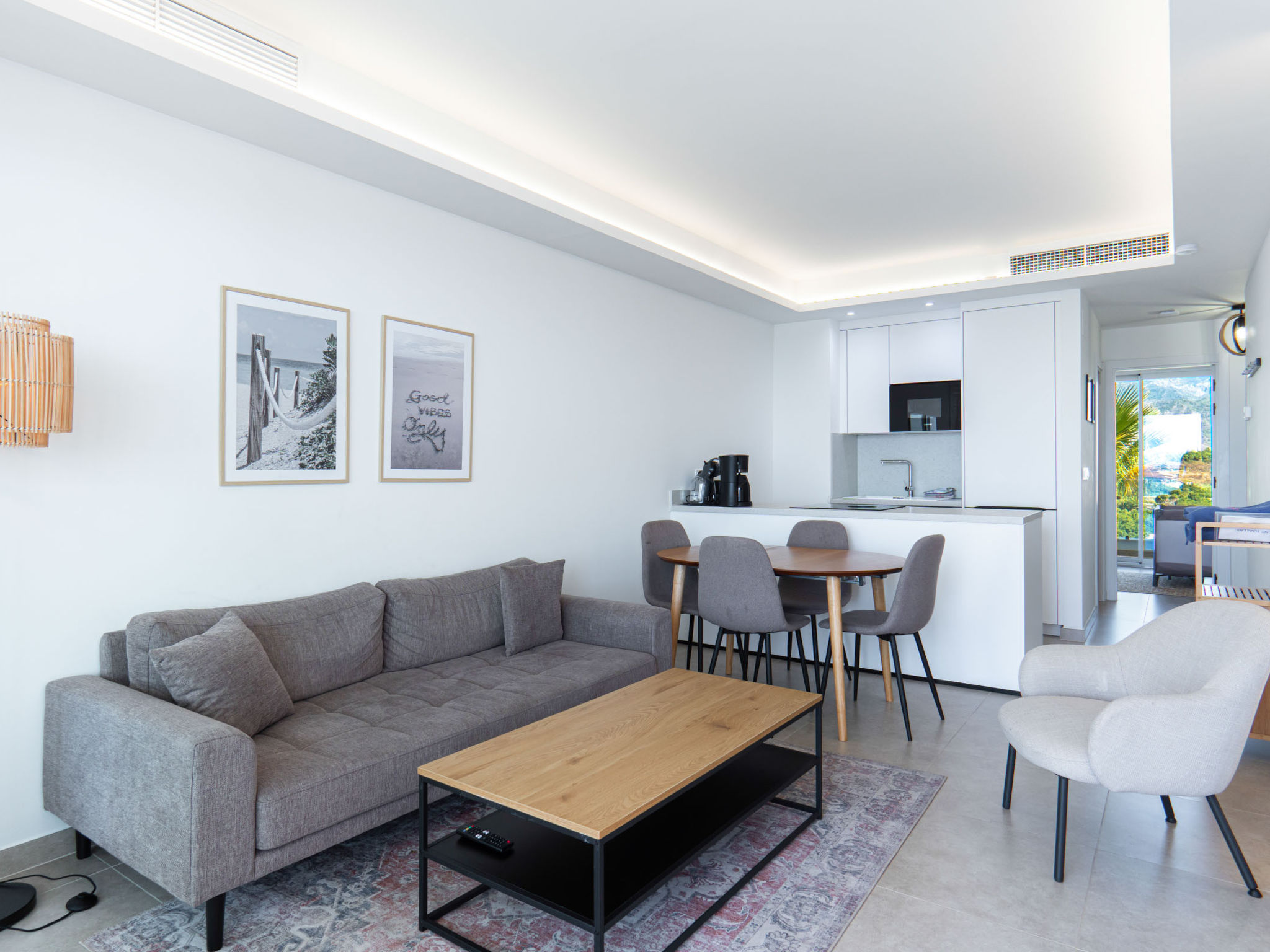 Bayview Hills Suite by Casasol - Inside