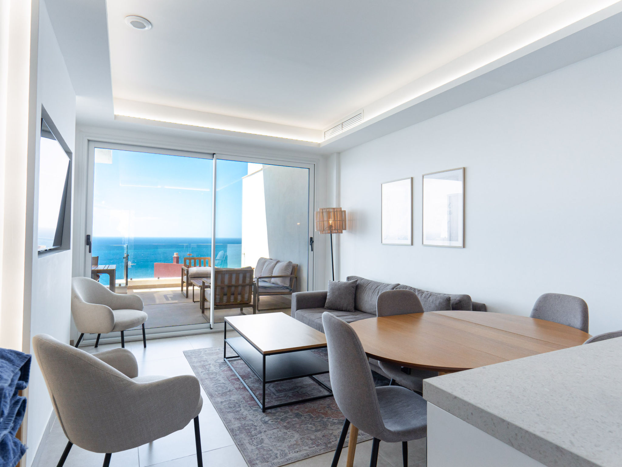 Bayview Hills Suite by Casasol - Inside