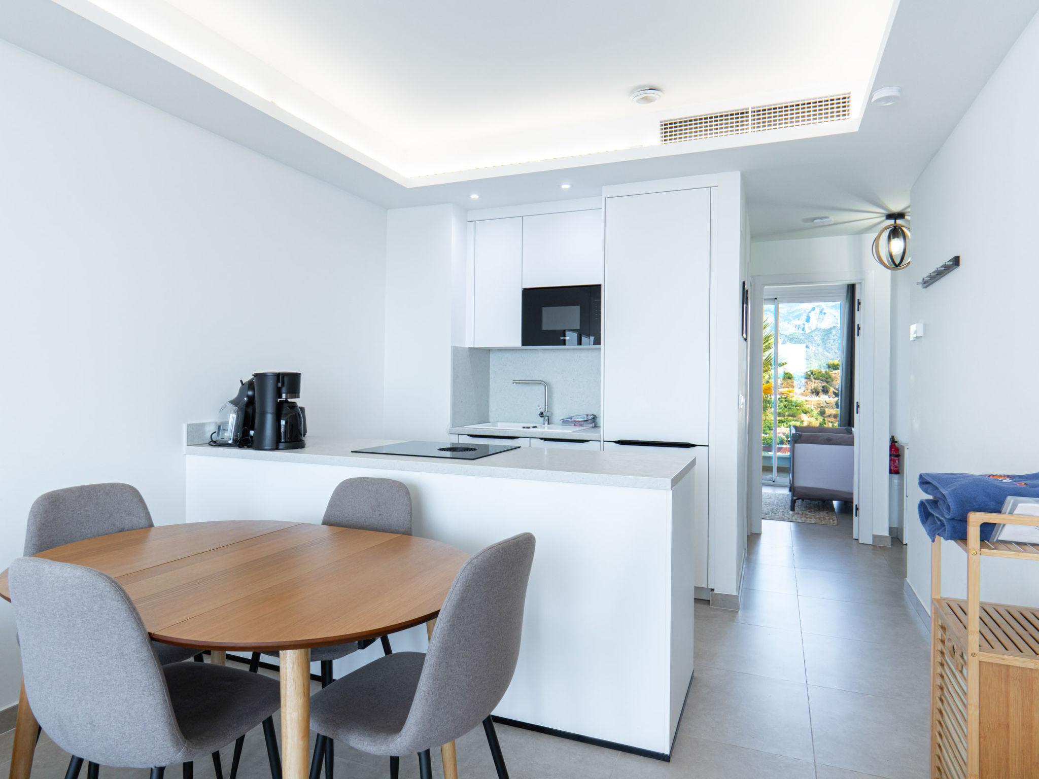 Bayview Hills Suite by Casasol - Inside