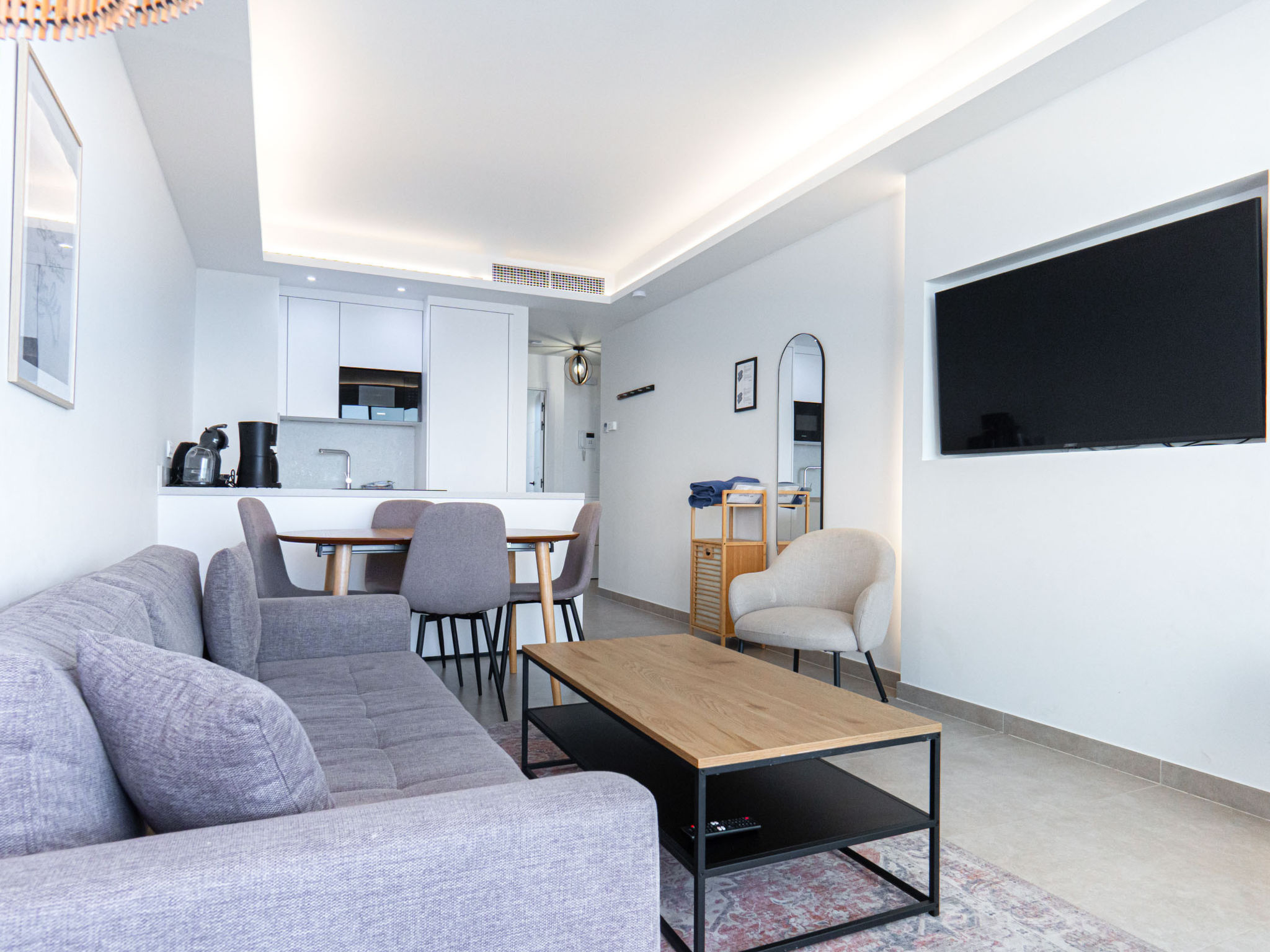 Bayview Hills Suite by Casasol - Inside