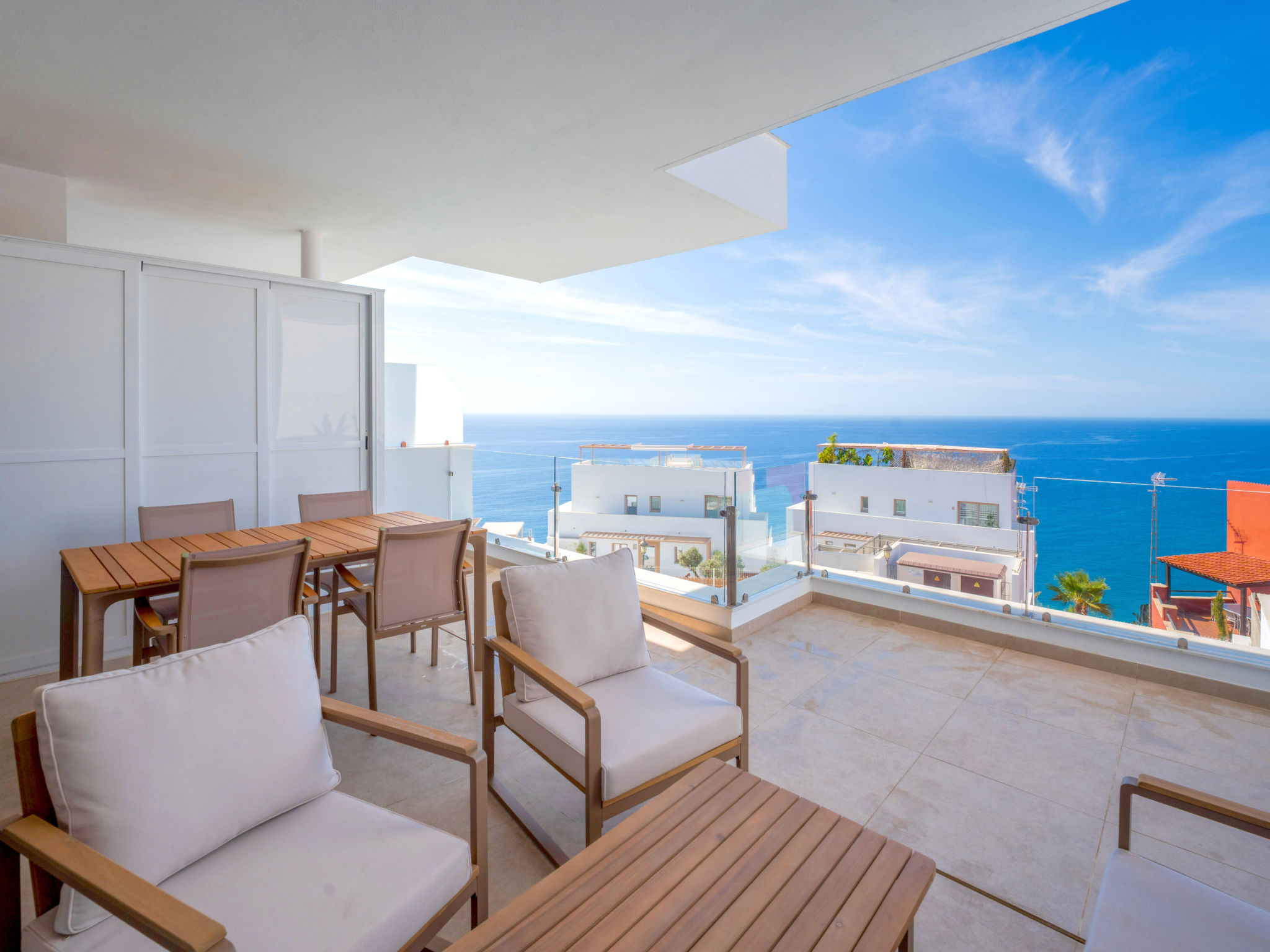 Bayview Hills Suite by Casasol