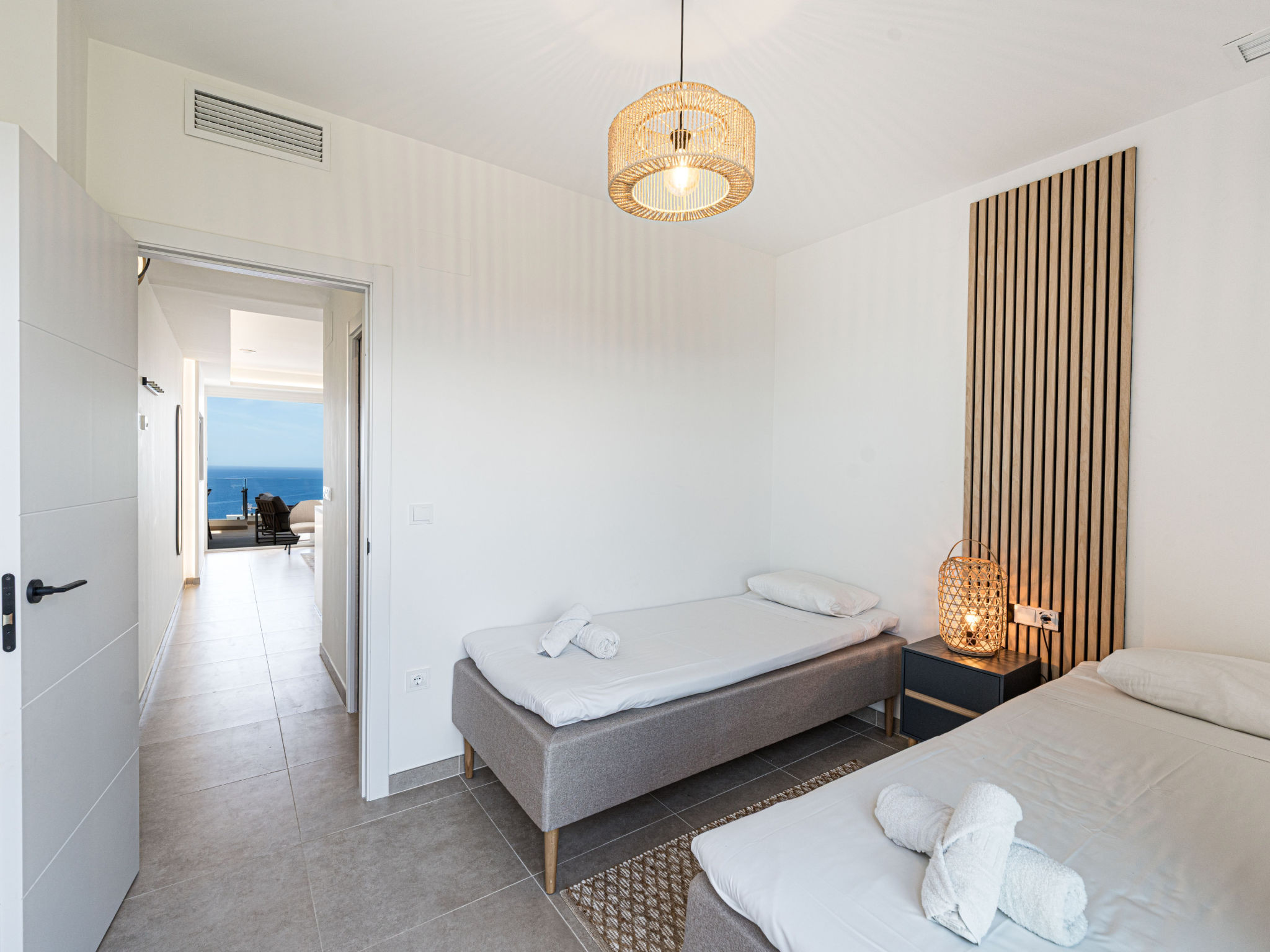 Bayview Hills Suite by Casasol - Drinnen