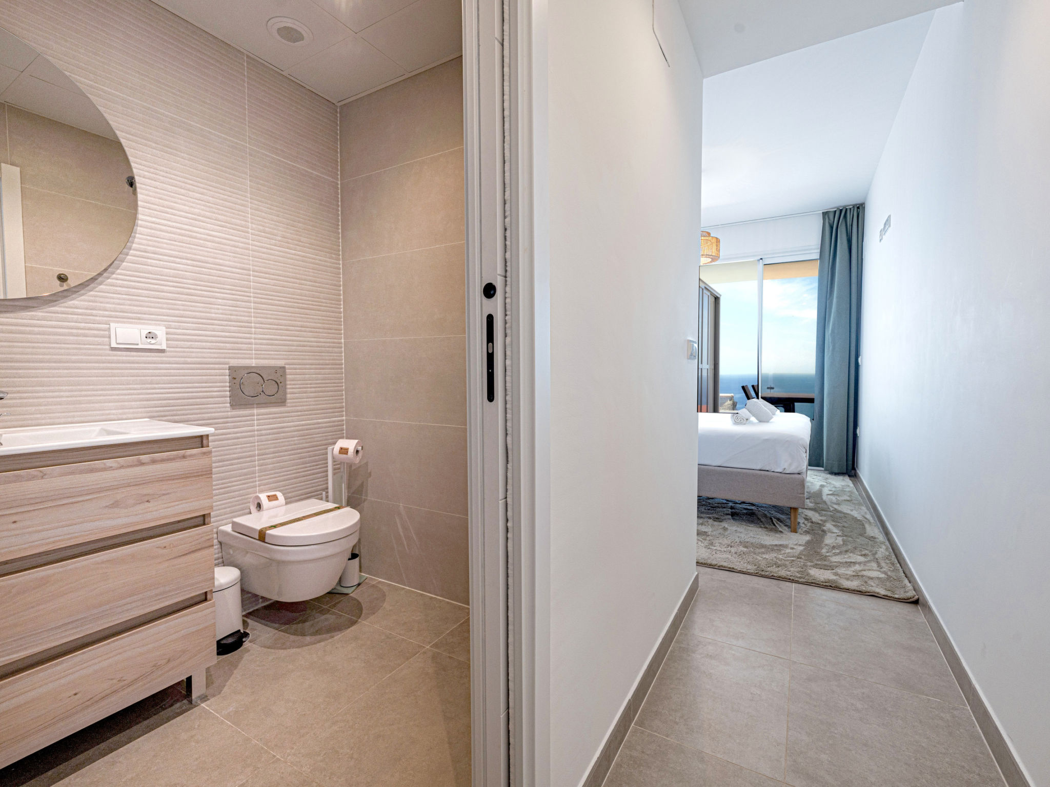 Bayview Hills Suite by Casasol - Drinnen
