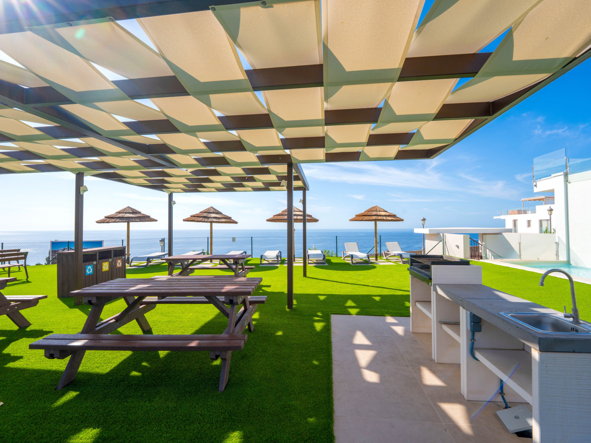 Bayview Hills Suite by Casasol - Drinnen