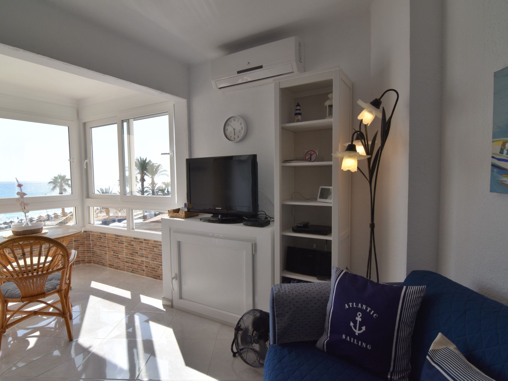 Studio Europa beachfront-Binnen