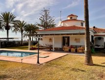 Strandvilla Tiempo Lento: 10 pers., privézwembad aan zee in Torrox - thumbnail 1