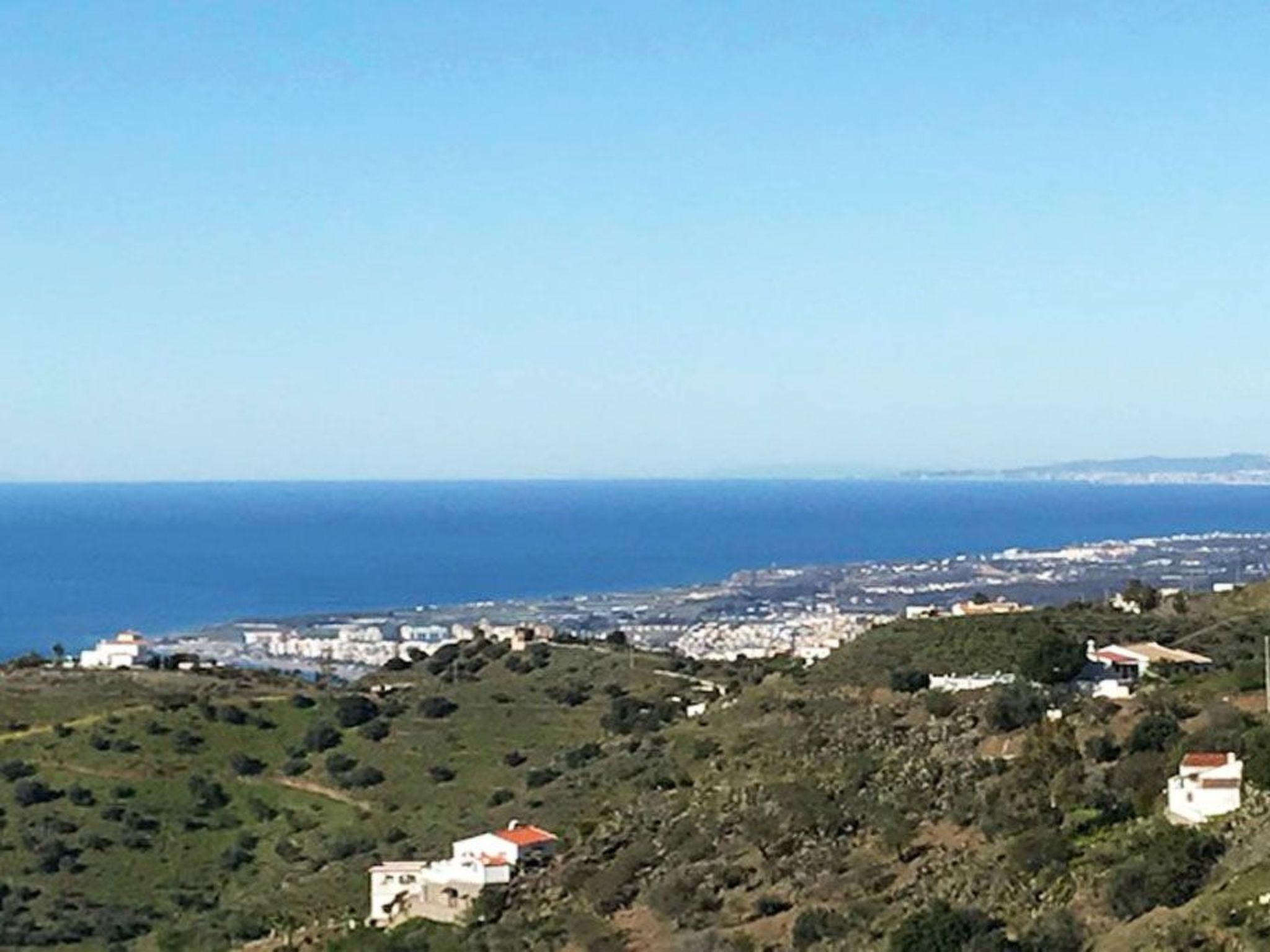 Casa Palmeras in Sayalonga mit Gepflegtem Garten-Drinnen