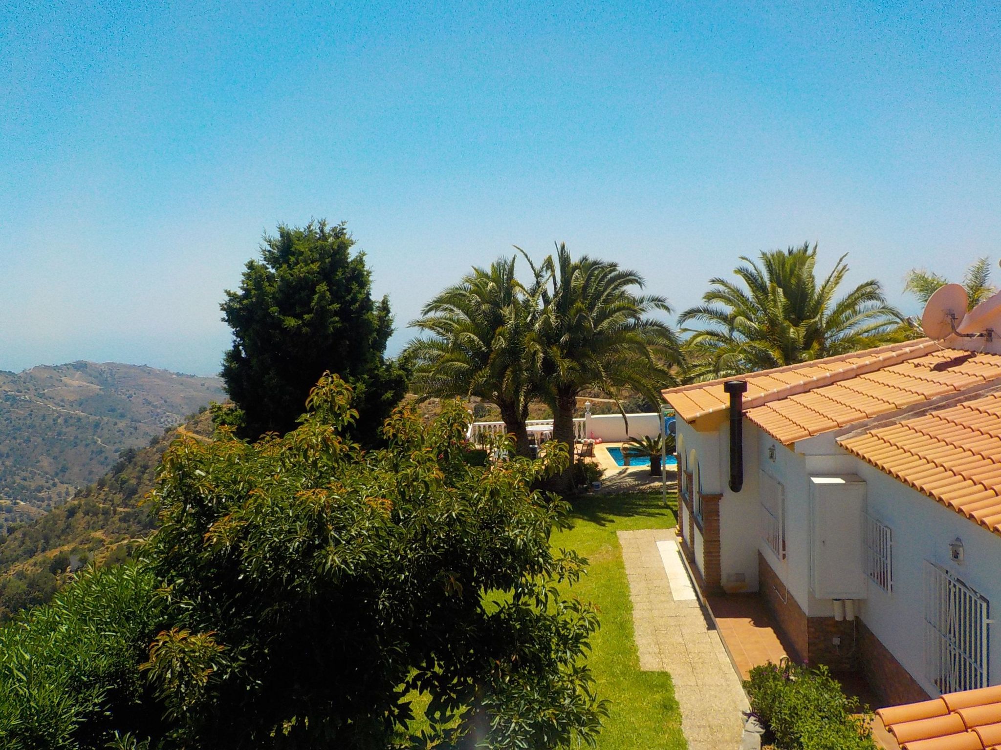 Casa Palmeras in Sayalonga mit Gepflegtem Garten-Drinnen