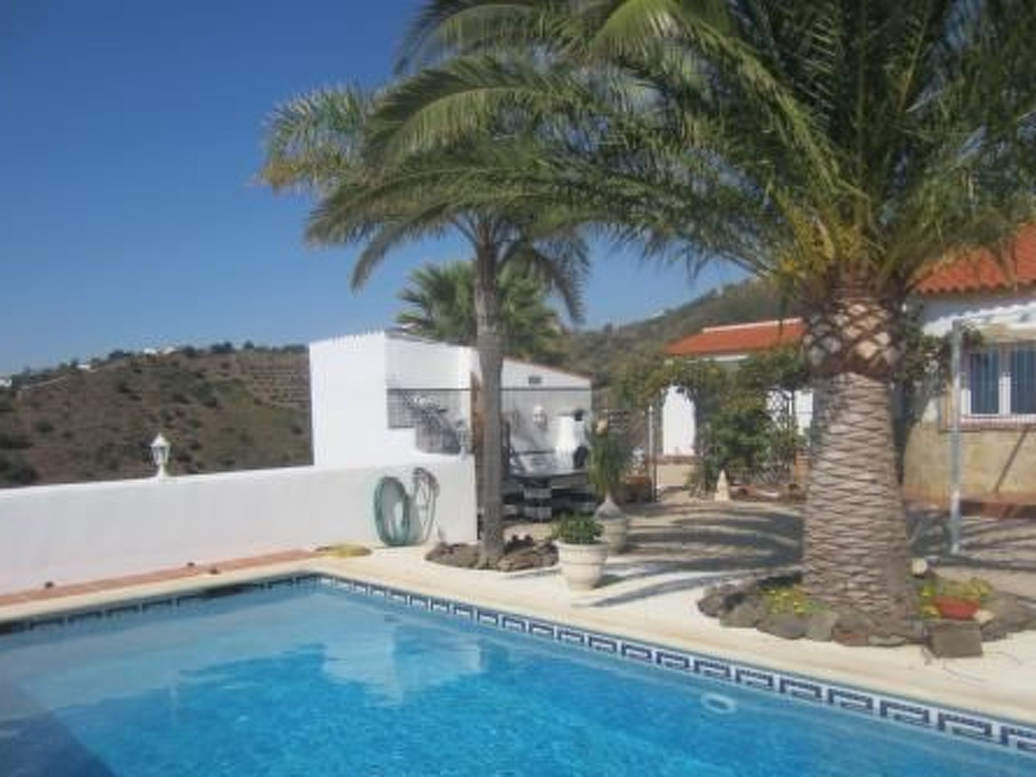 Casa Palmeras in Sayalonga mit Gepflegtem Garten-Drinnen